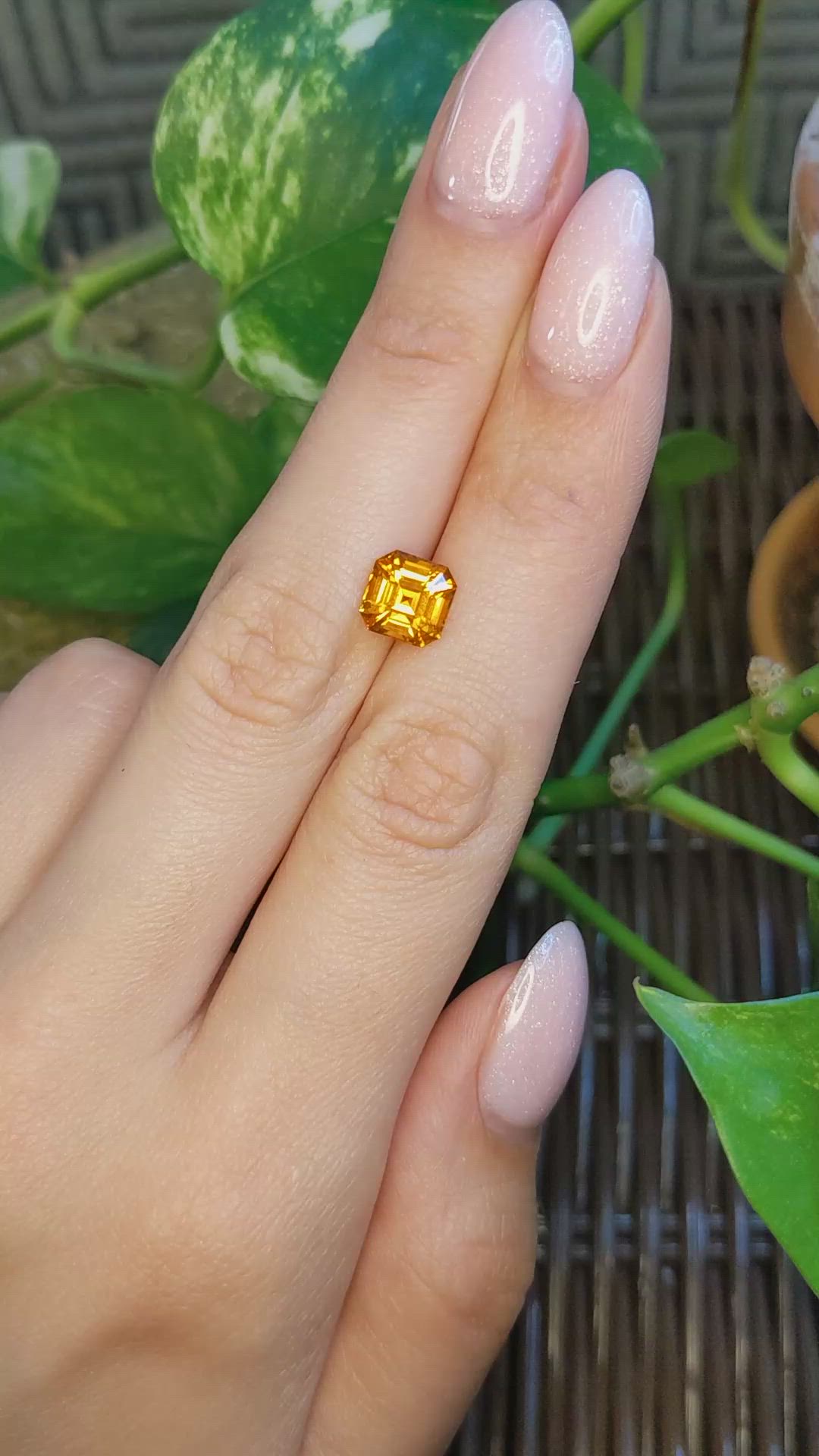 3.05 Ct. Yellowish Orange Sapphire from Ceylon (Sri Lanka) Size Video