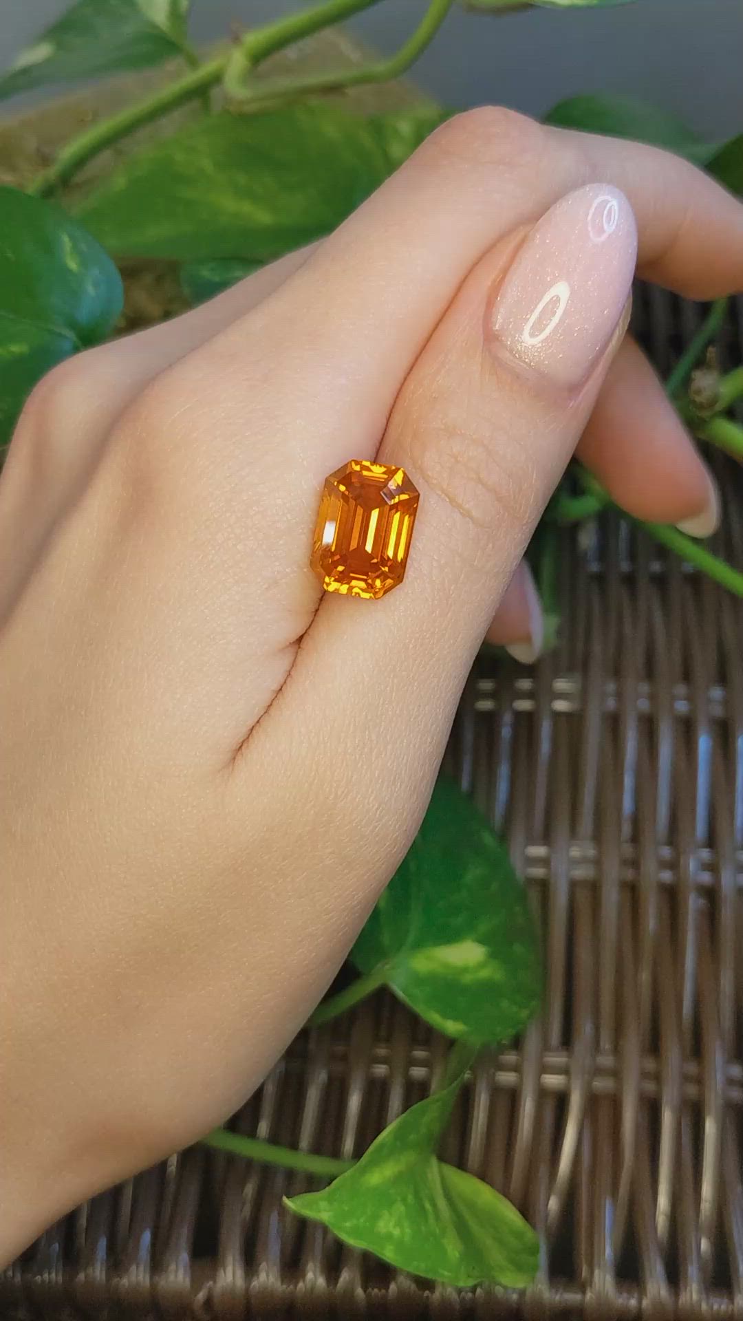 11.41 Ct. Orange Sapphire from Ceylon (Sri Lanka) Size Video