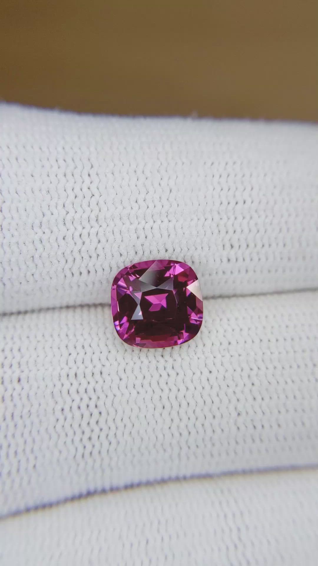 3.22 Ct. Purplish Pink Sapphire from Ceylon (Sri Lanka) Size Video