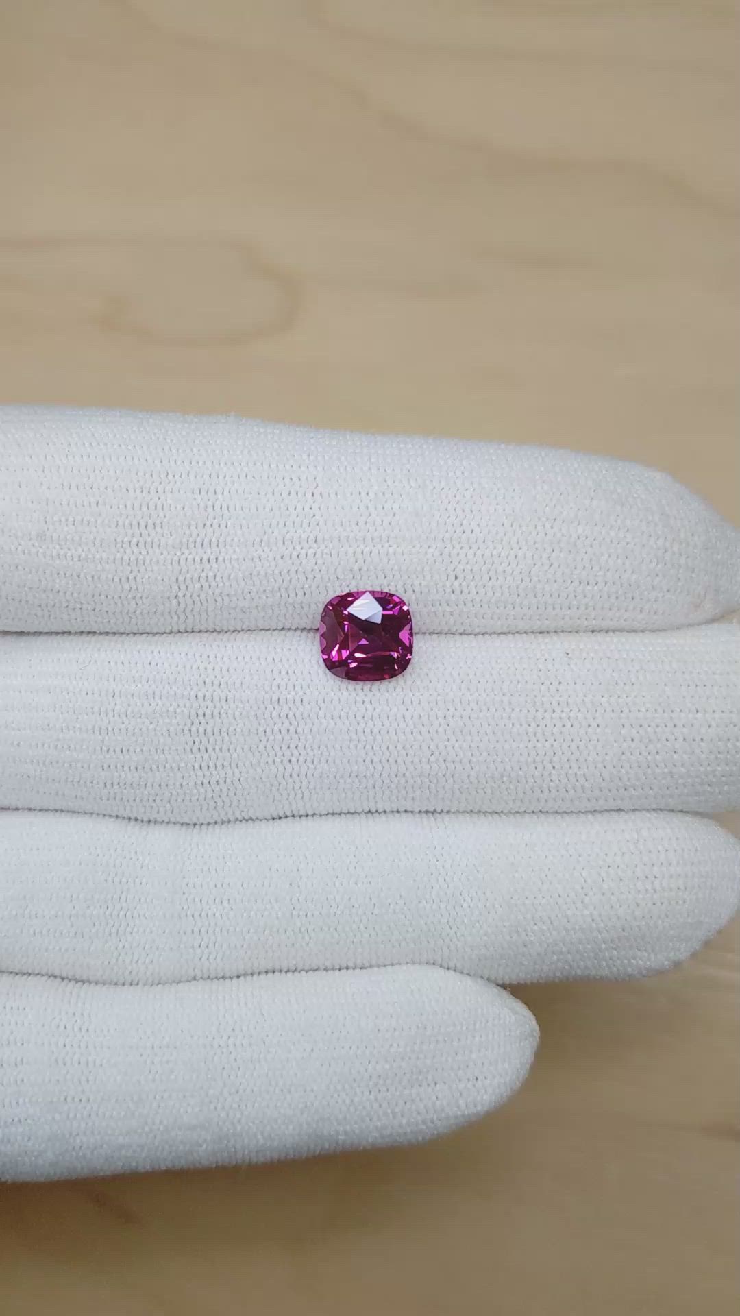 3.22 Ct. Purplish Pink Sapphire from Ceylon (Sri Lanka) Size Video