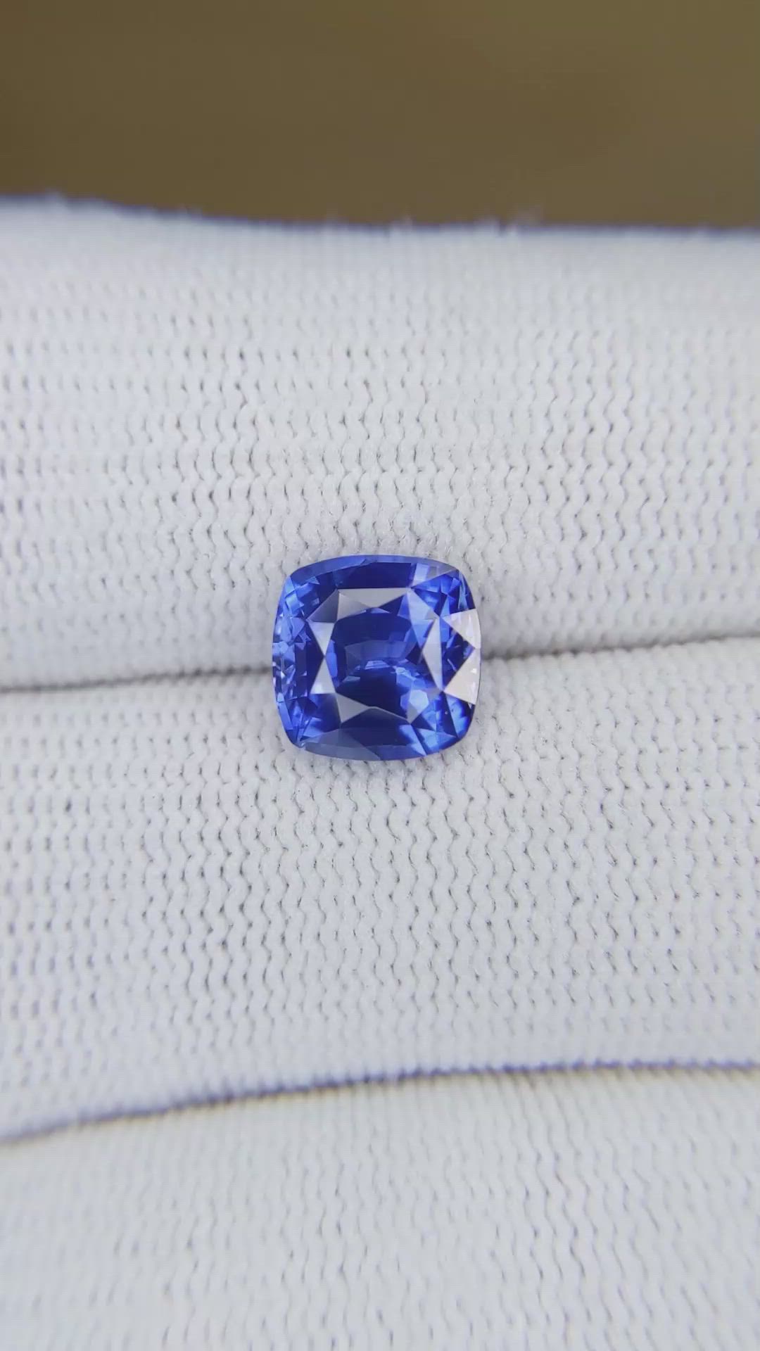 2.87 Ct. Blue Sapphire from Ceylon (Sri Lanka) Size Video