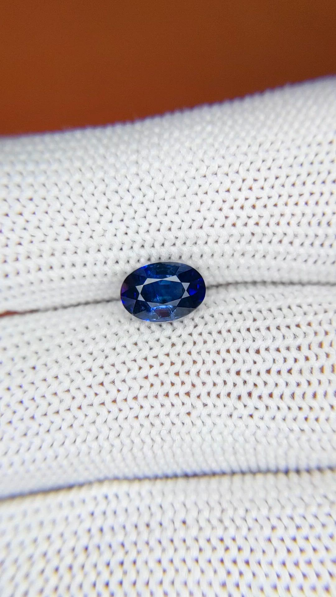 1.32 Ct. Blue Sapphire from Ceylon (Sri Lanka) Size Video