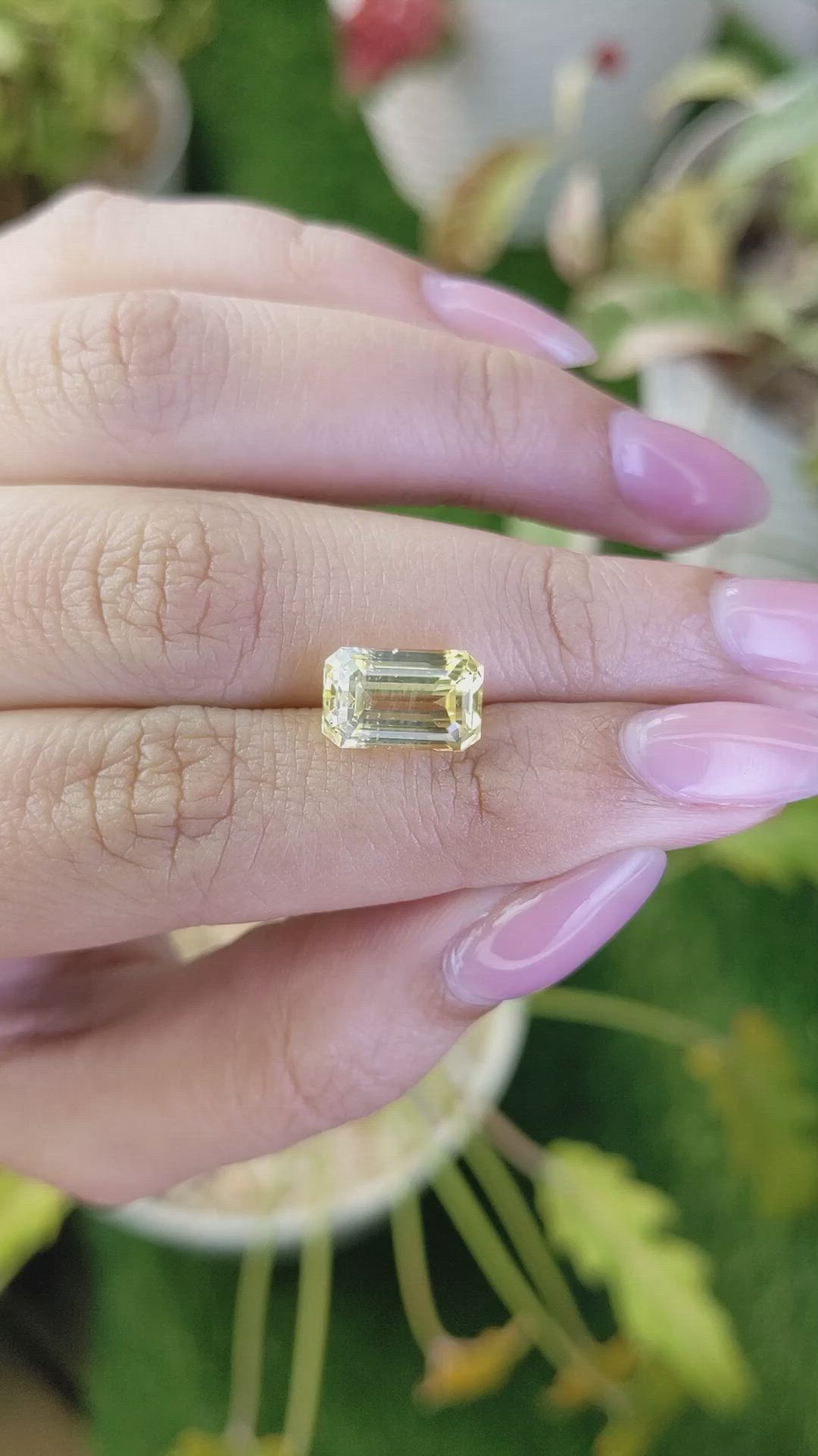5.60 Ct. Yellow Sapphire from Ceylon (Sri Lanka) Size Video