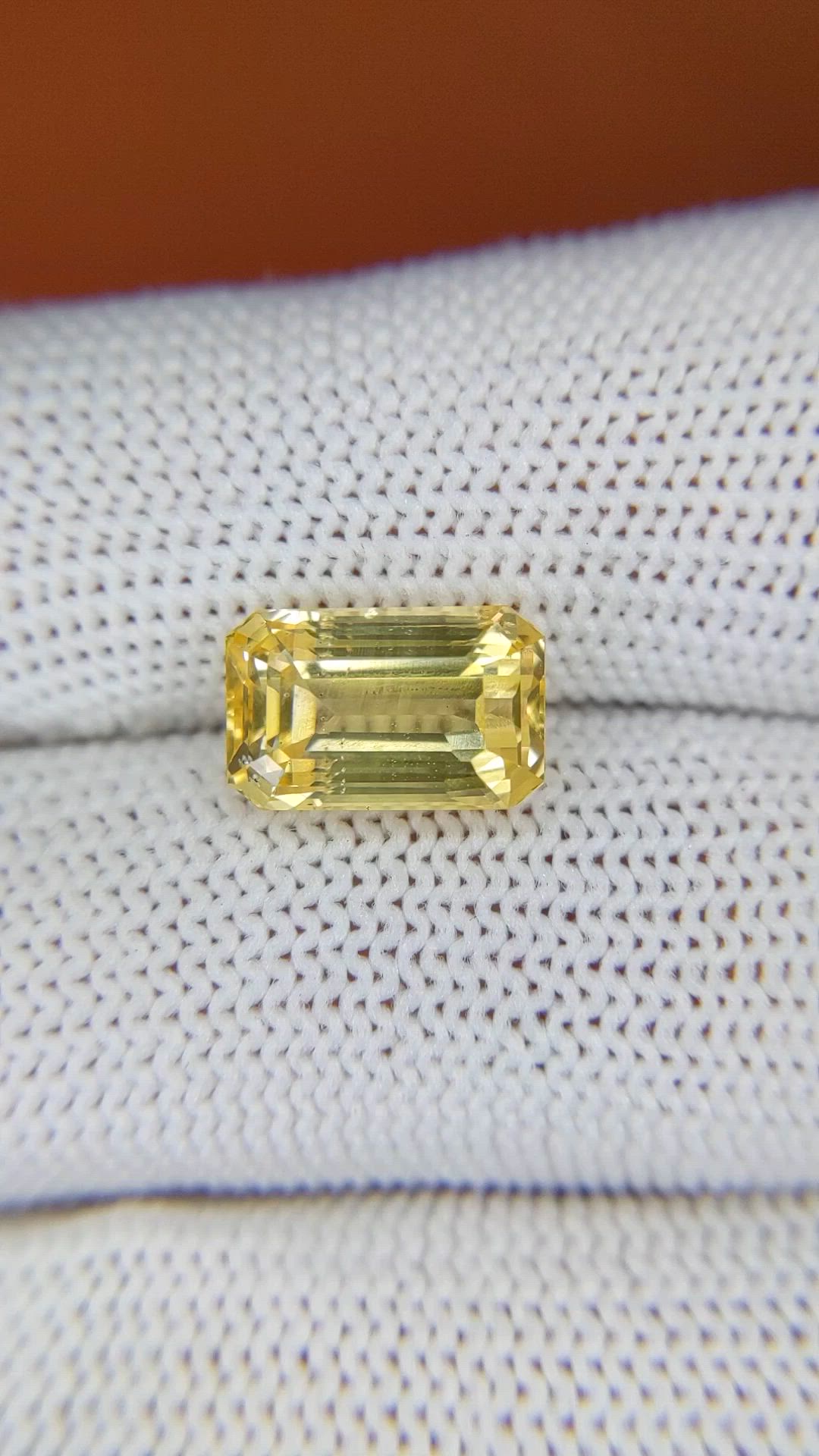 5.60 Ct. Yellow Sapphire from Ceylon (Sri Lanka) Size Video