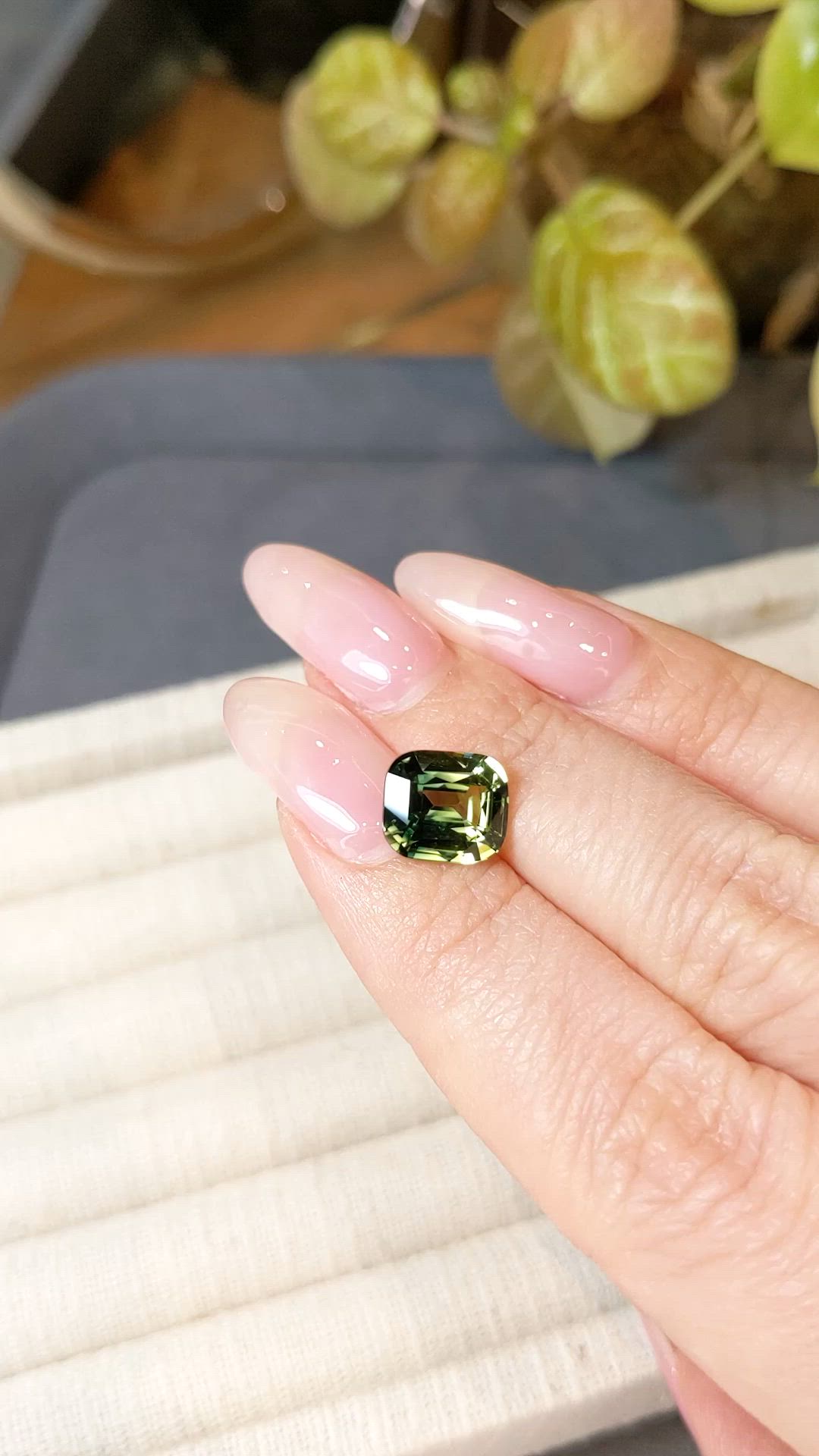 4.13 Ct. Bi Color / Parti Sapphire from Madagascar Size Video