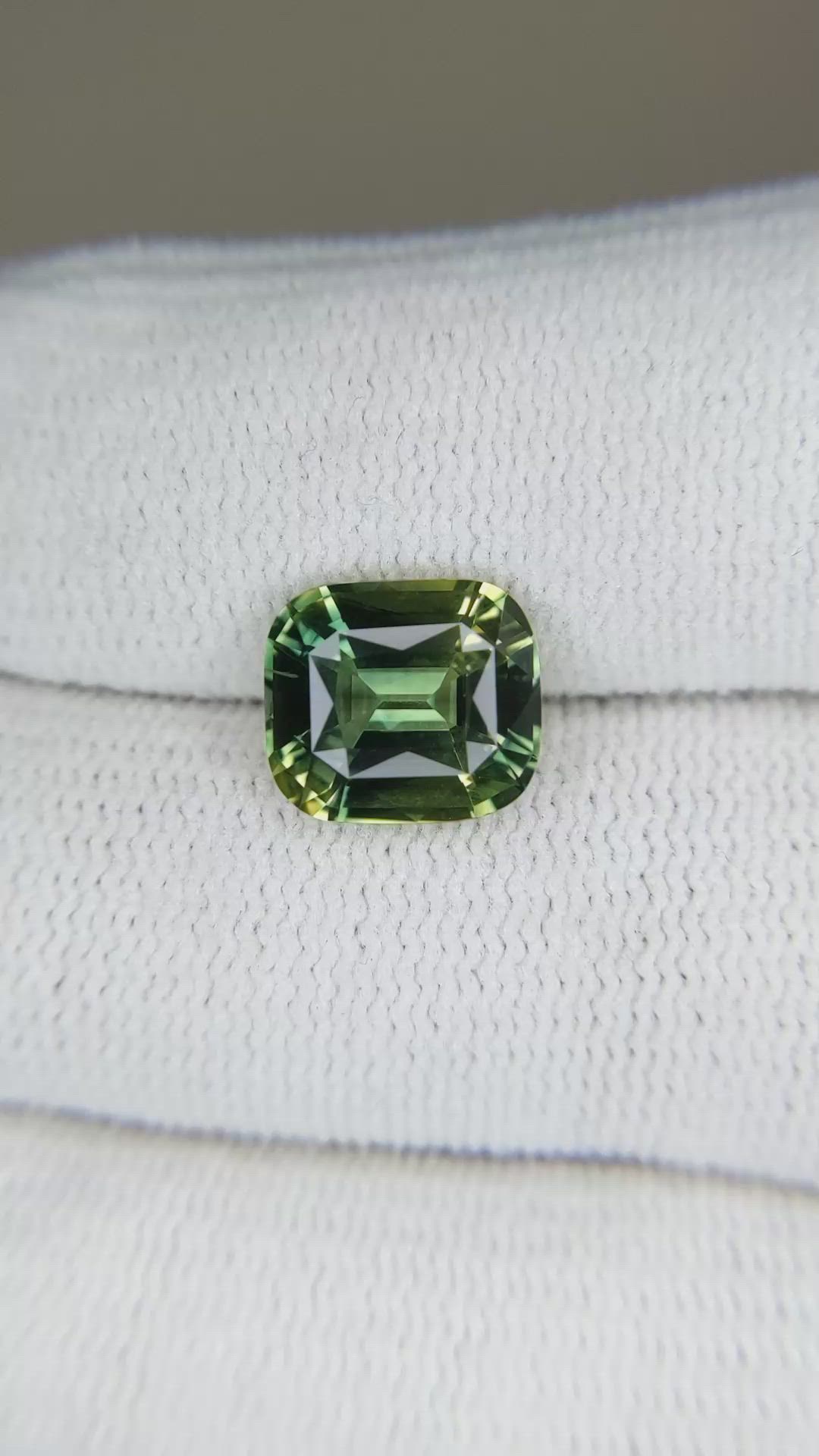 4.13 Ct. Bi Color / Parti Sapphire from Madagascar Size Video