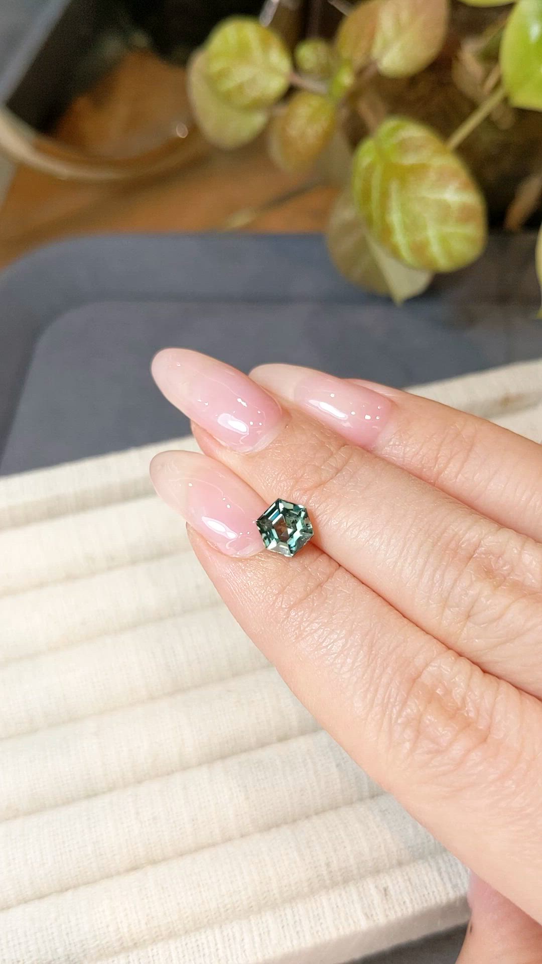 1.71 Ct. Green Sapphire from Ceylon (Sri Lanka) Size Video