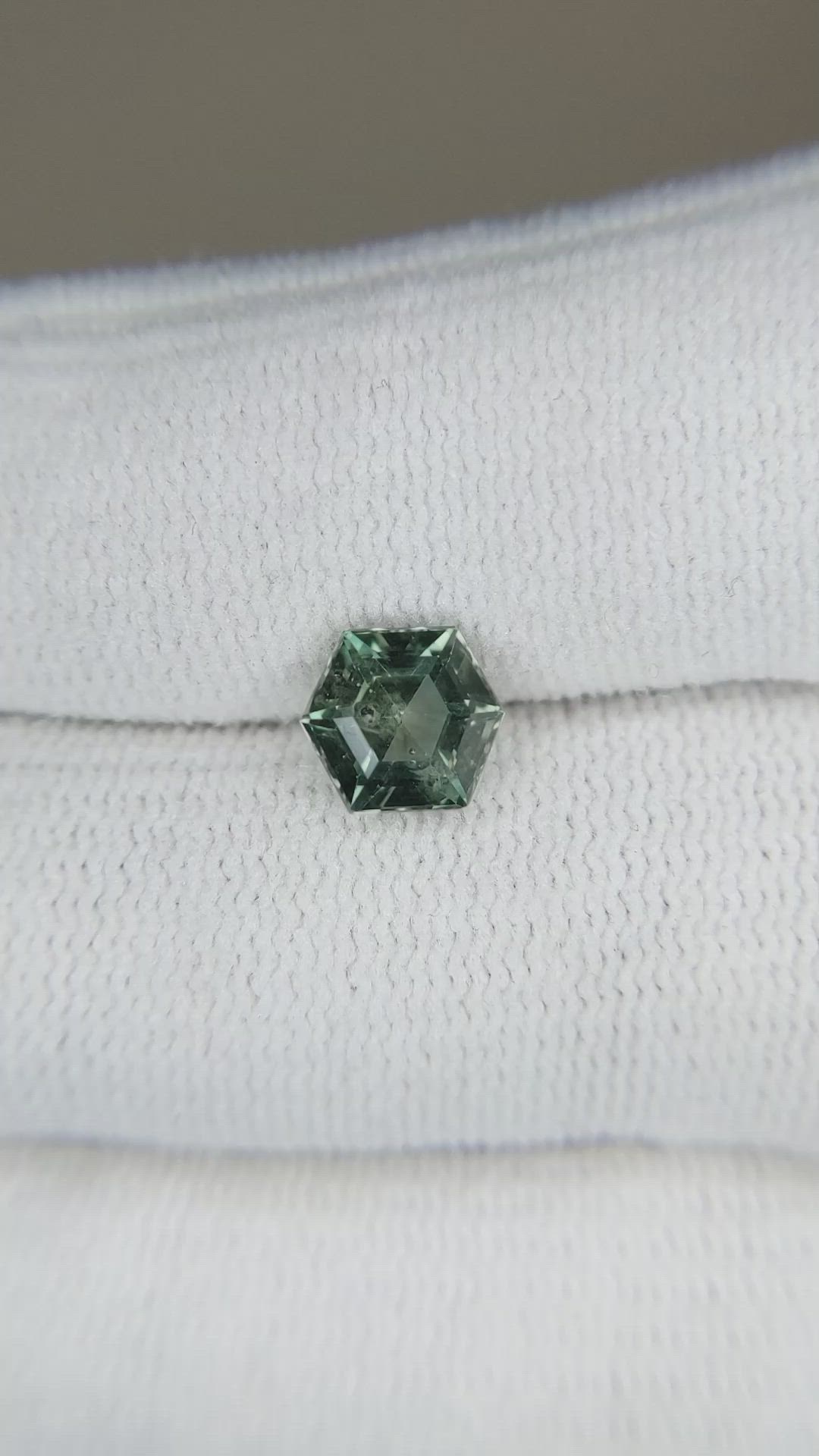 1.71 Ct. Green Sapphire from Ceylon (Sri Lanka) Size Video