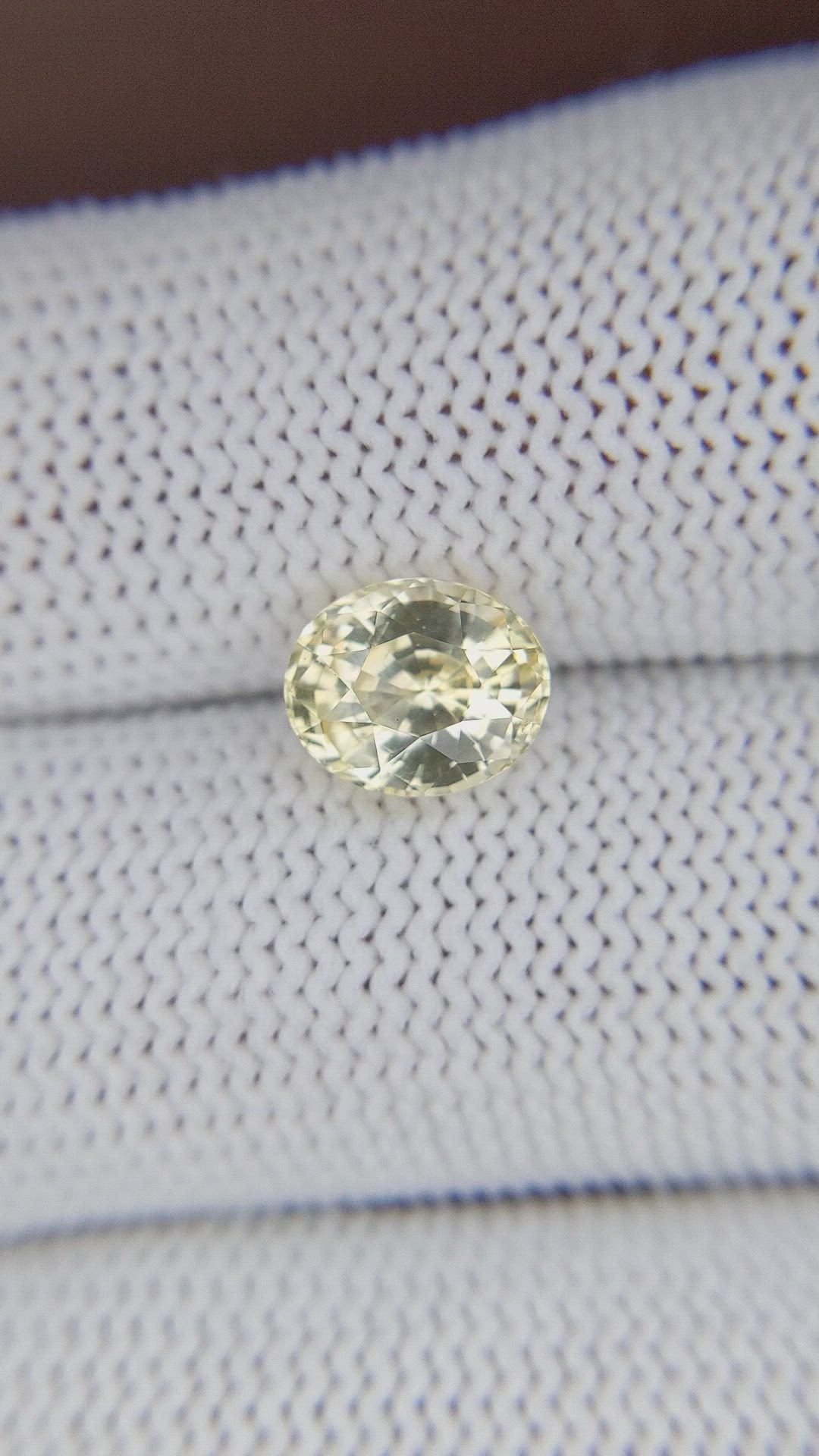 2.48 Ct. Yellow Sapphire from Ceylon (Sri Lanka) Size Video