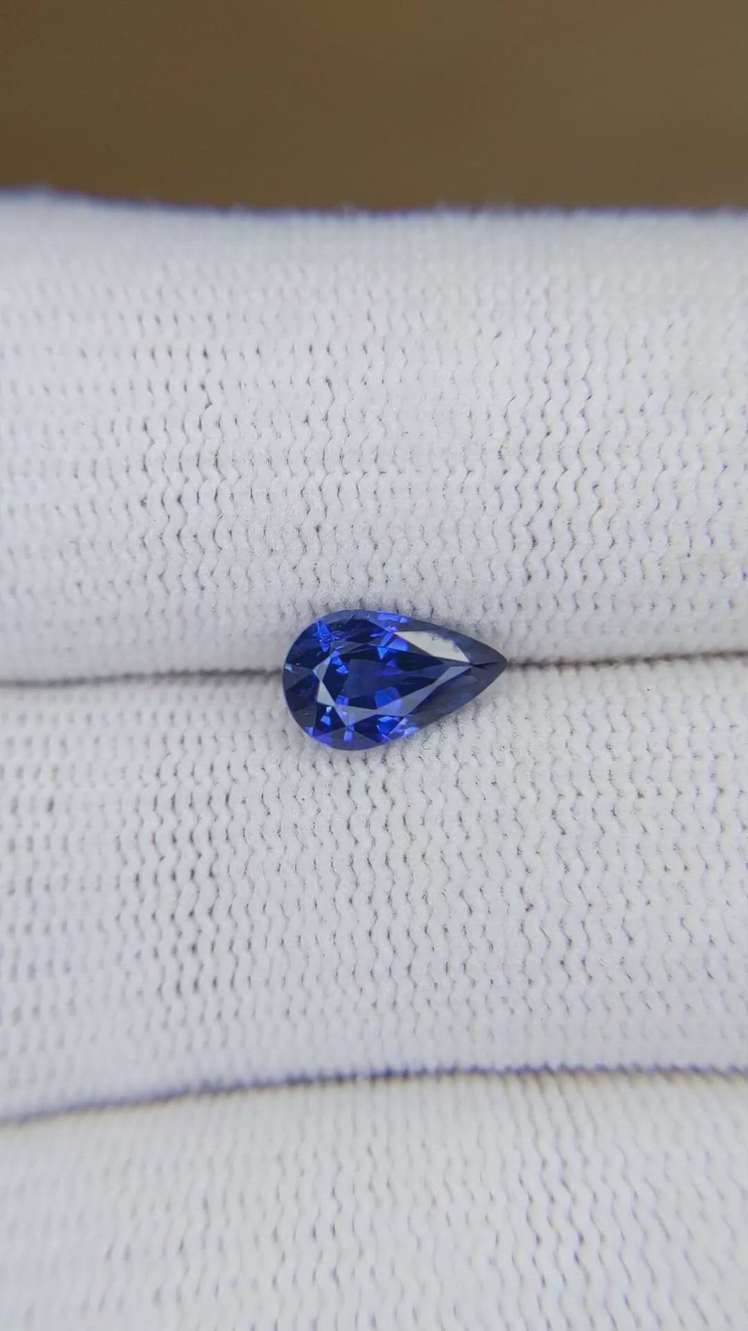 1.37 Ct. Blue Sapphire from Ceylon (Sri Lanka) Size Video