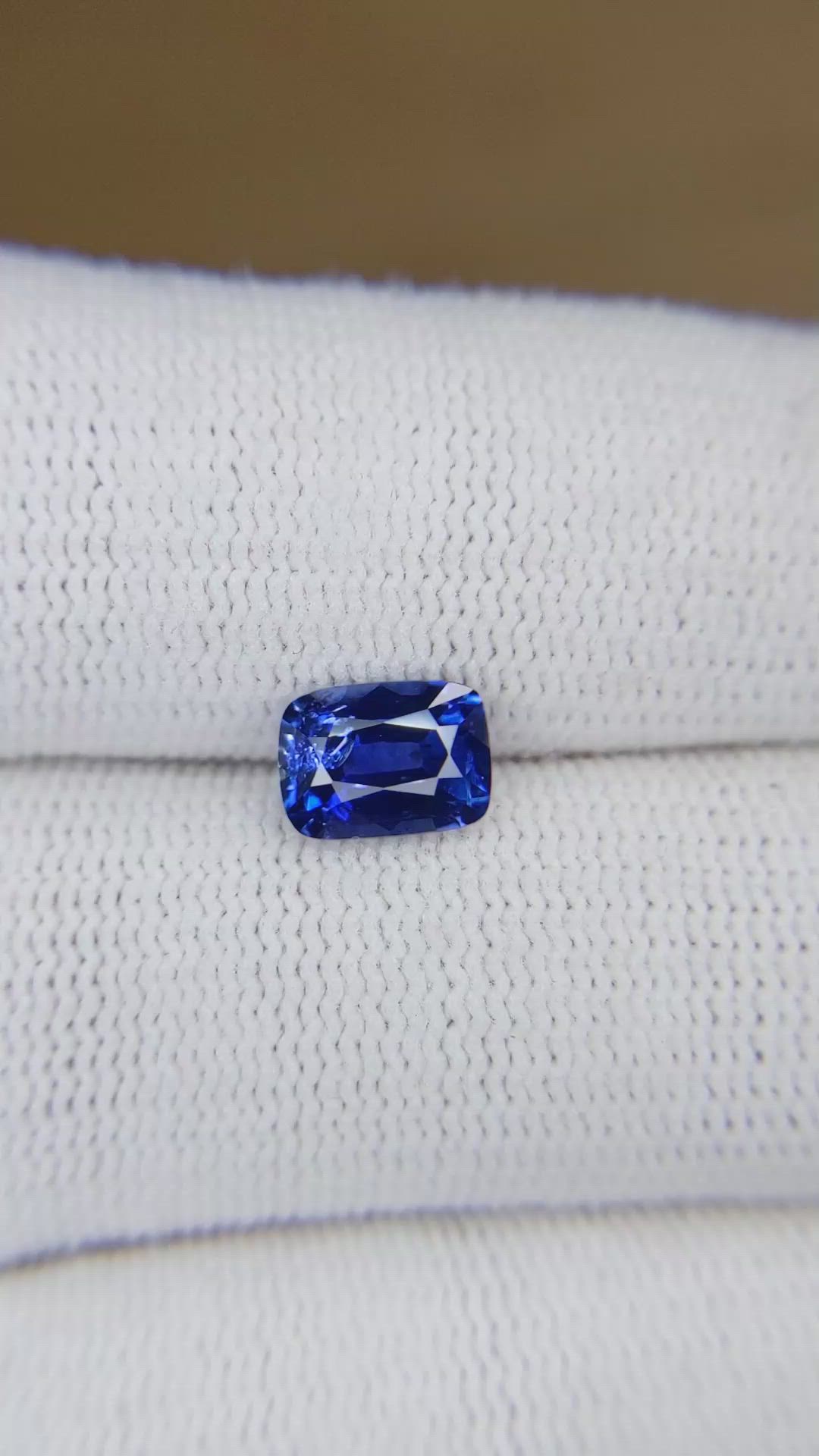 1.47 Ct. Blue Sapphire from Ceylon (Sri Lanka) Size Video