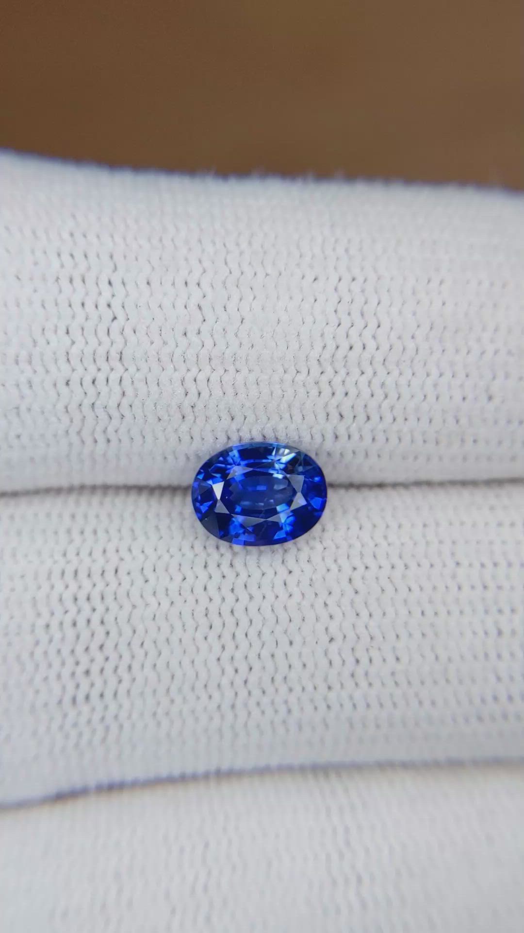 1.59 Ct. Blue Sapphire from Ceylon (Sri Lanka) Size Video