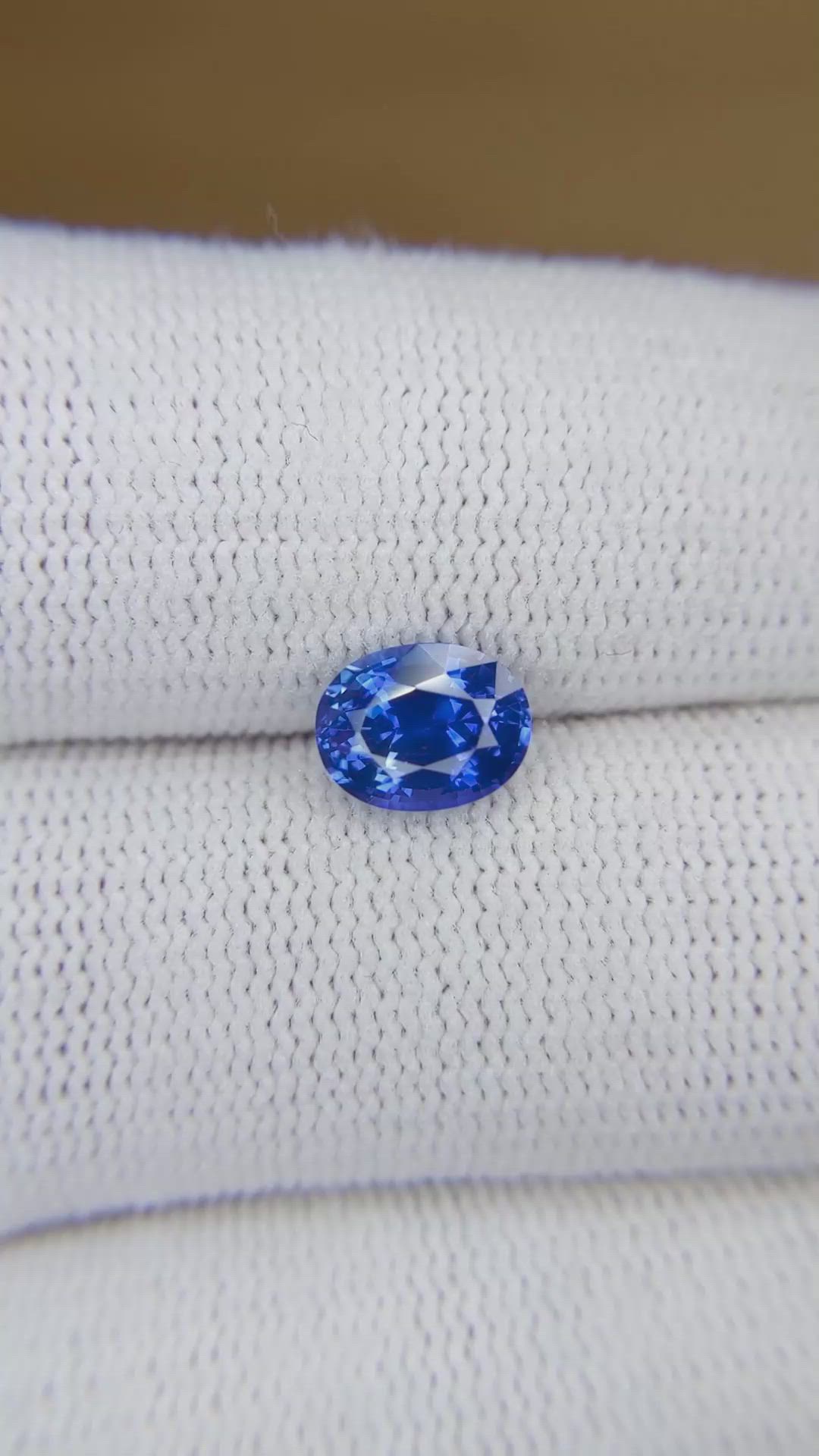 1.72 Ct. Blue Sapphire from Ceylon (Sri Lanka) Size Video