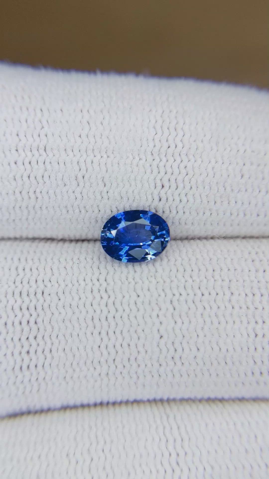 1.09 Ct. Blue Sapphire from Ceylon (Sri Lanka) Size Video