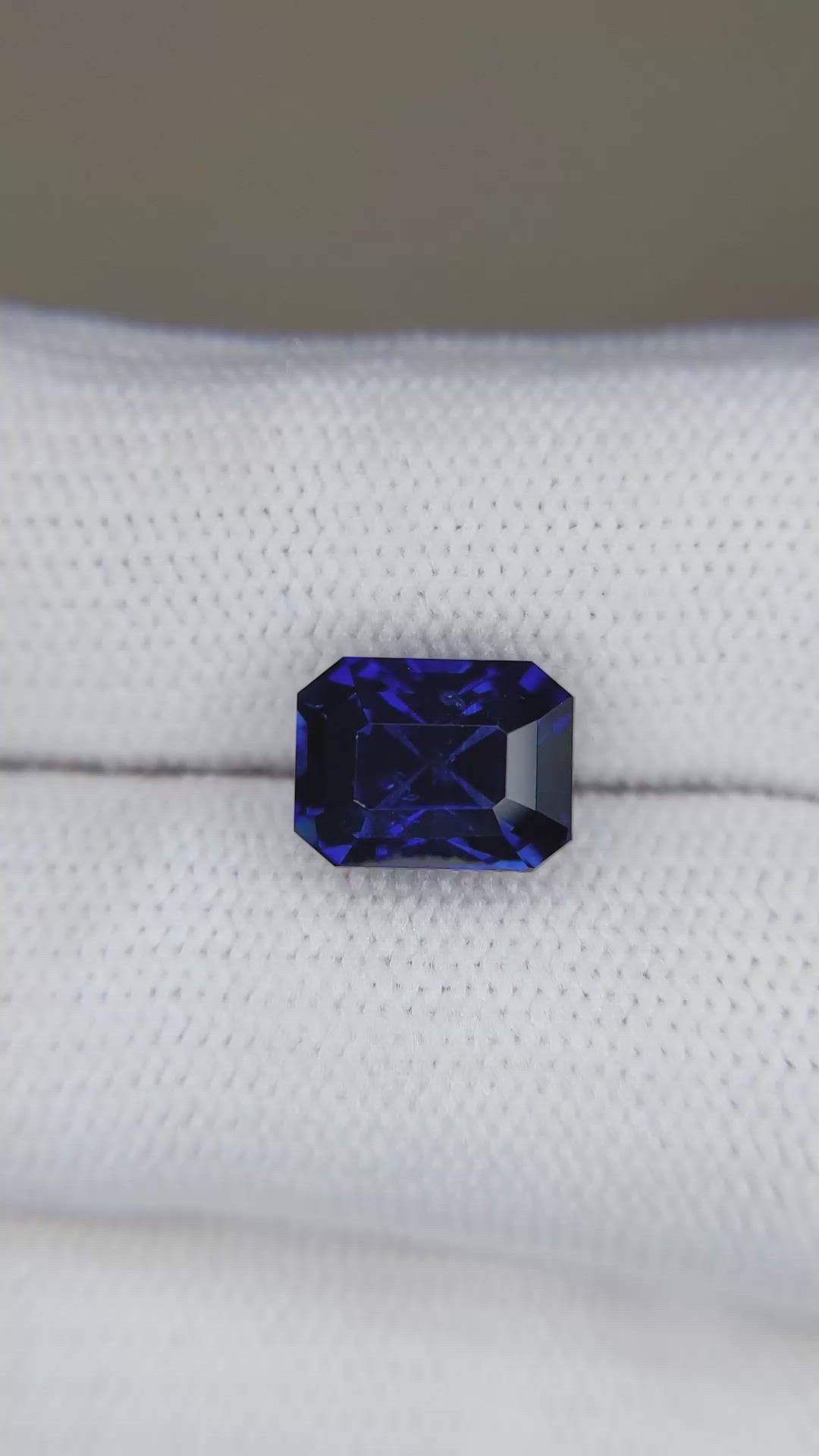 4.50 Ct. Blue Sapphire from Ceylon (Sri Lanka) Size Video