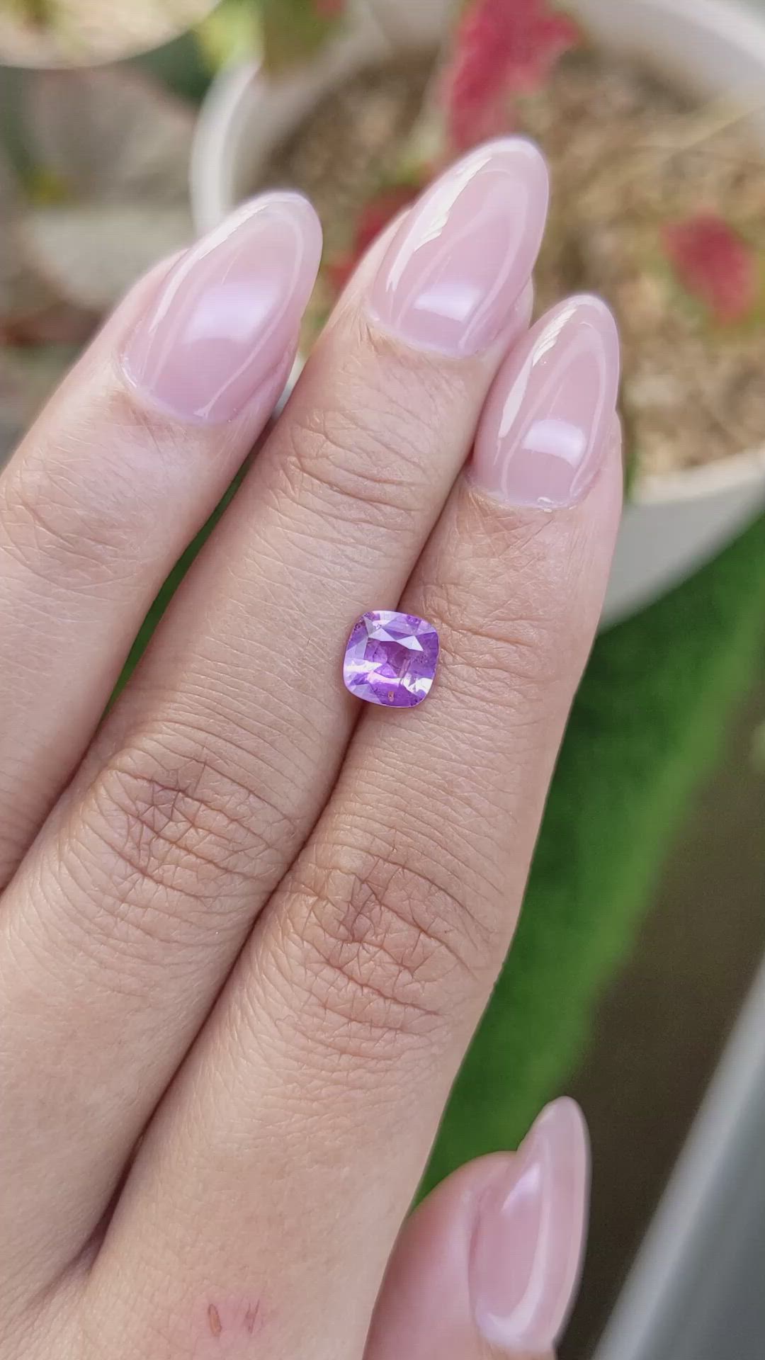 1.17 Ct. Pinkish Purple Sapphire from Ceylon (Sri Lanka) Size Video
