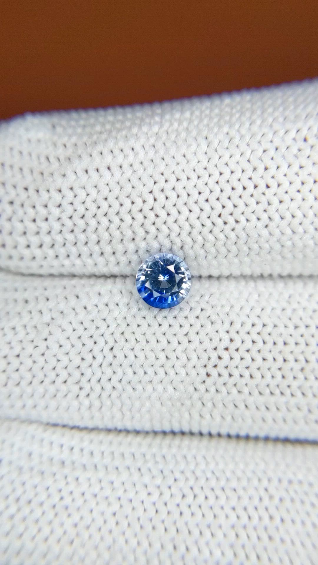 0.75 Ct. Blue Sapphire from Ceylon (Sri Lanka) Size Video