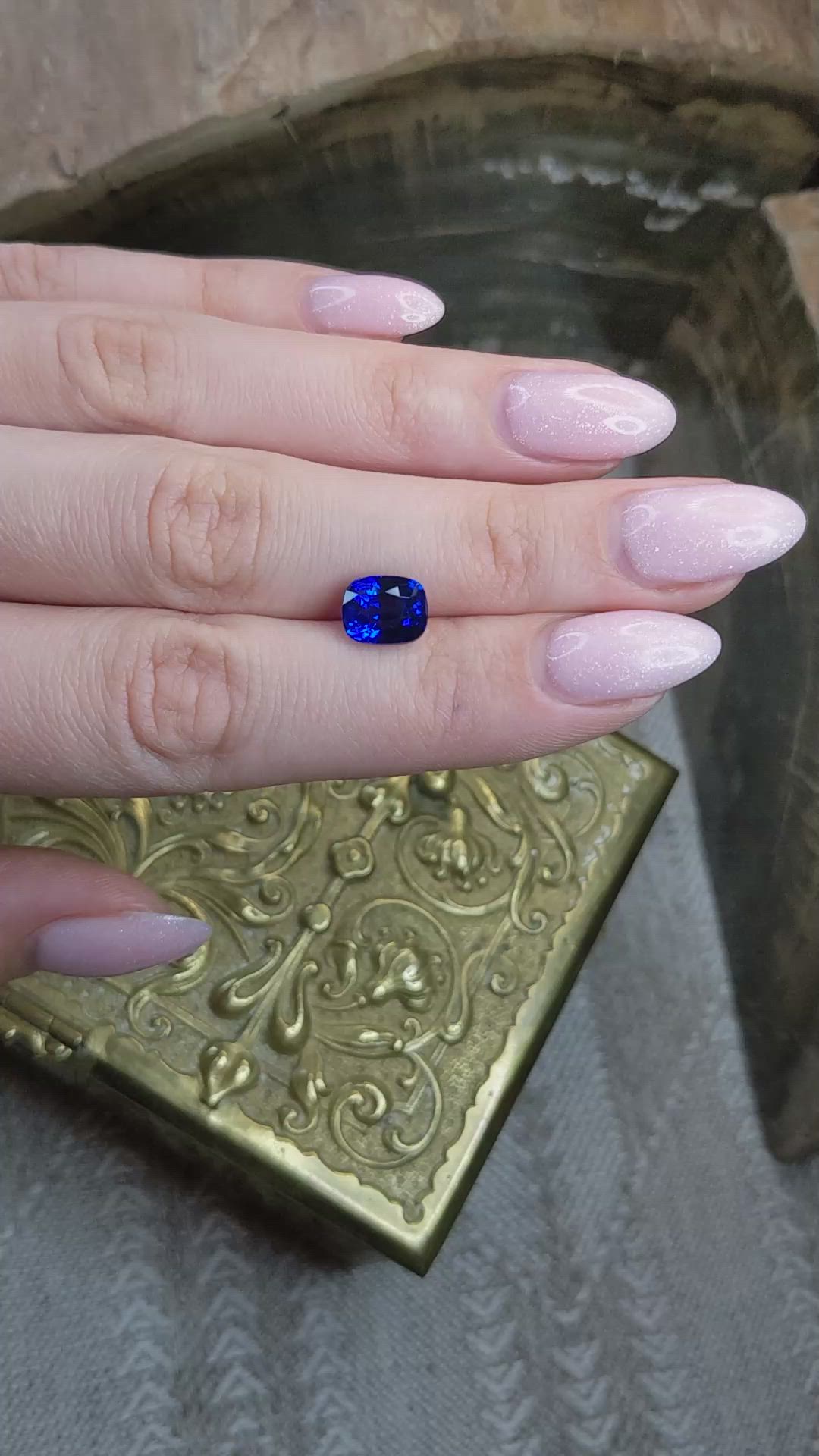 4.03 Ct. Blue Sapphire from Ceylon (Sri Lanka) Size Video