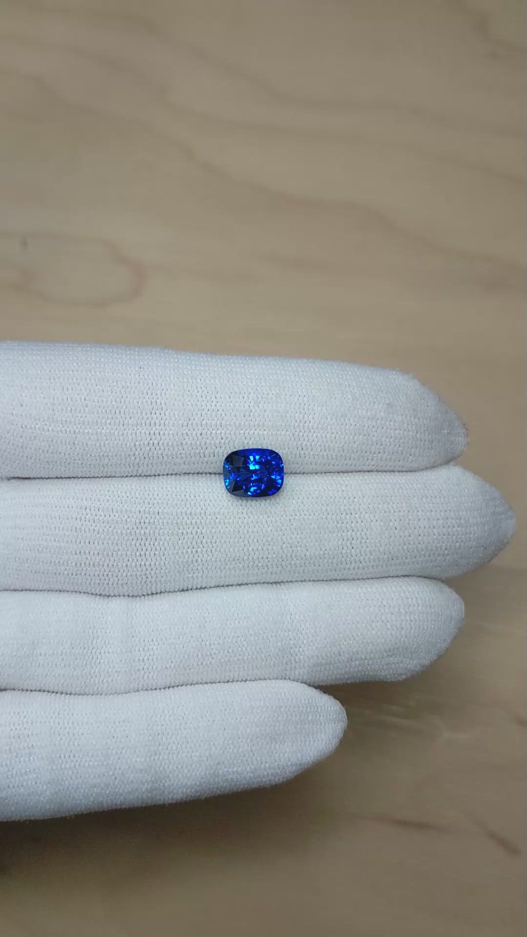 4.03 Ct. Blue Sapphire from Ceylon (Sri Lanka) Size Video