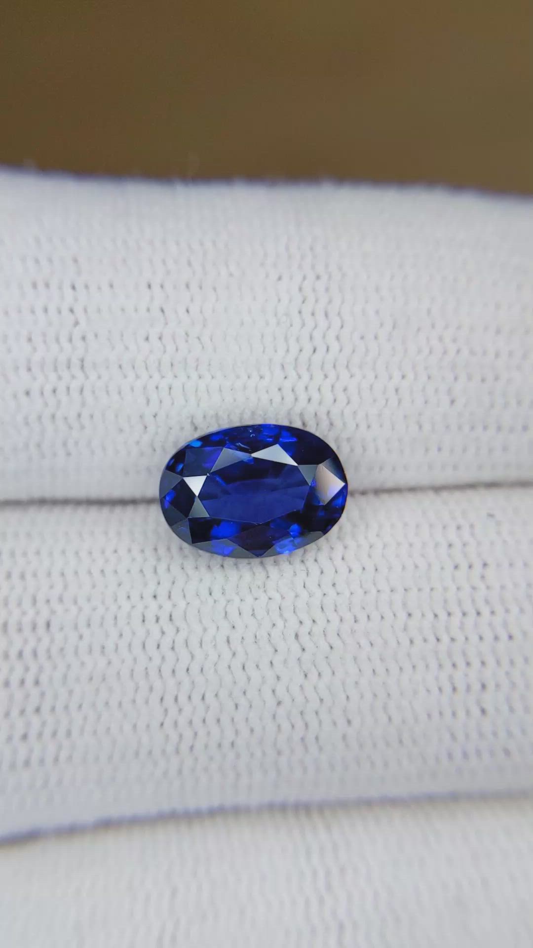 3.24 Ct. Blue Sapphire from Ceylon (Sri Lanka) Size Video