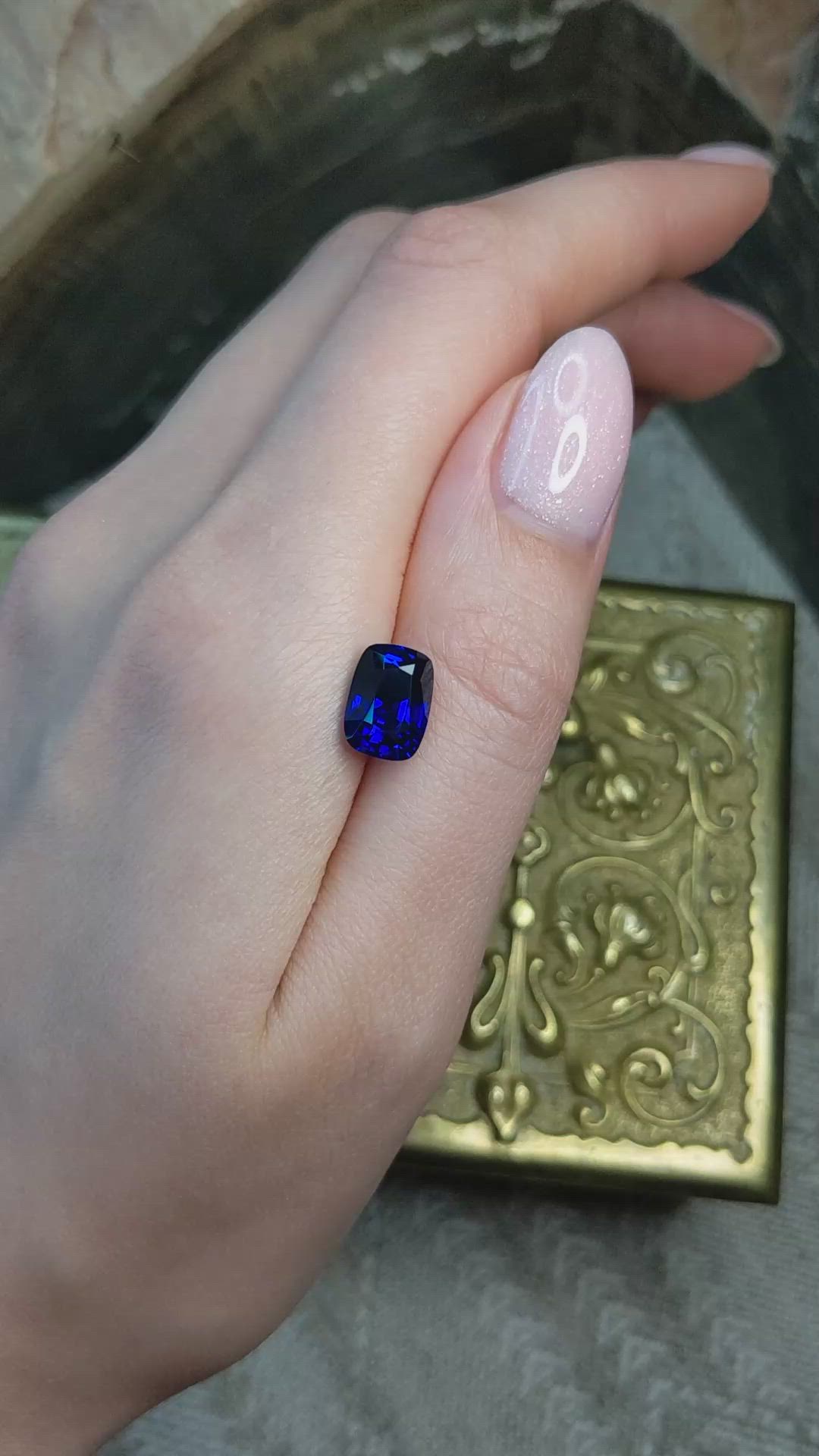 4.56 Ct. Blue Sapphire from Ceylon (Sri Lanka) Size Video