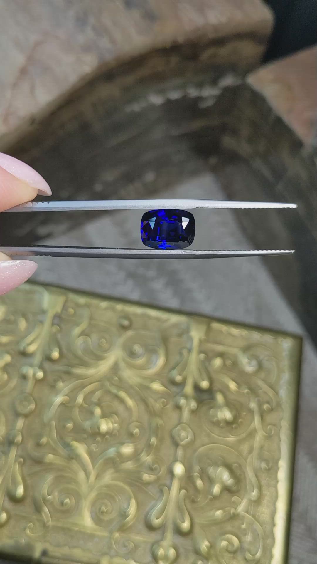 4.56 Ct. Blue Sapphire from Ceylon (Sri Lanka) Size Video