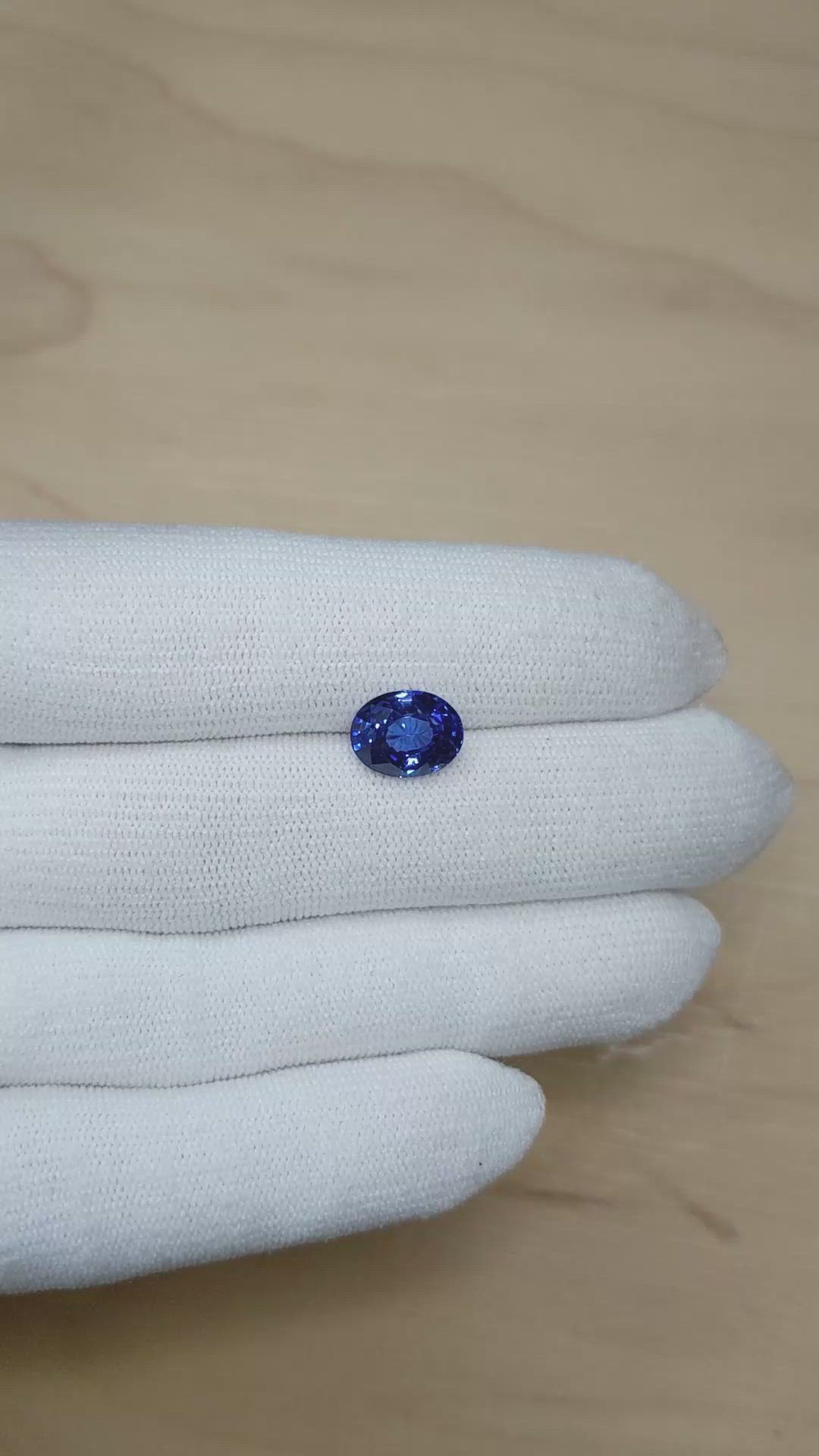 4.26 Ct. Blue Sapphire from Ceylon (Sri Lanka) Size Video