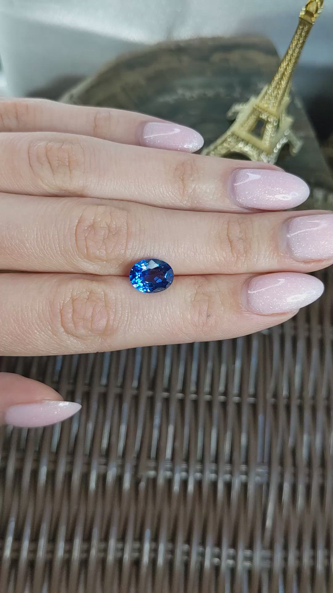 4.26 Ct. Blue Sapphire from Ceylon (Sri Lanka) Size Video