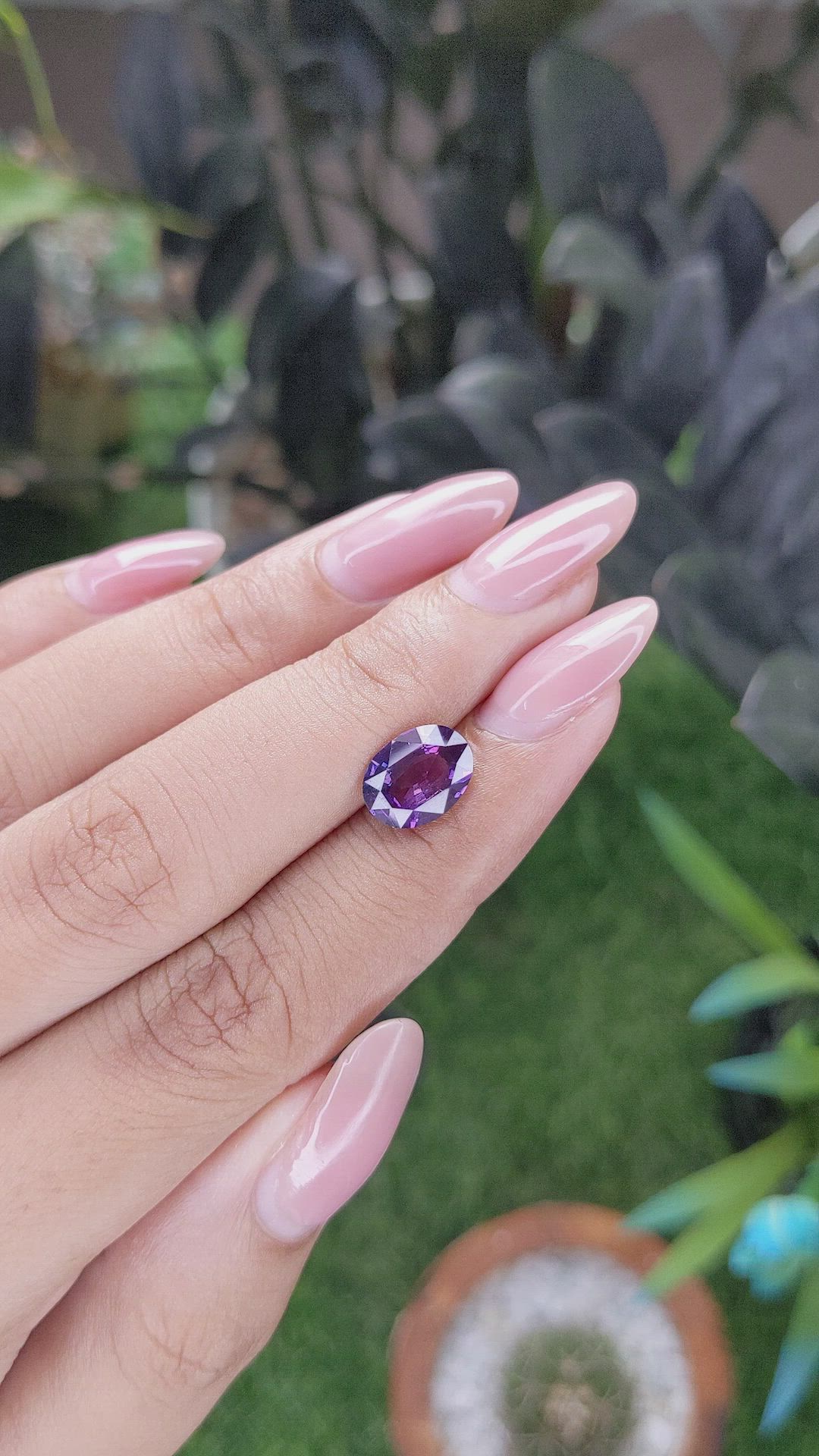 2.51 Ct. Pinkish Purple Sapphire from Ceylon (Sri Lanka) Size Video