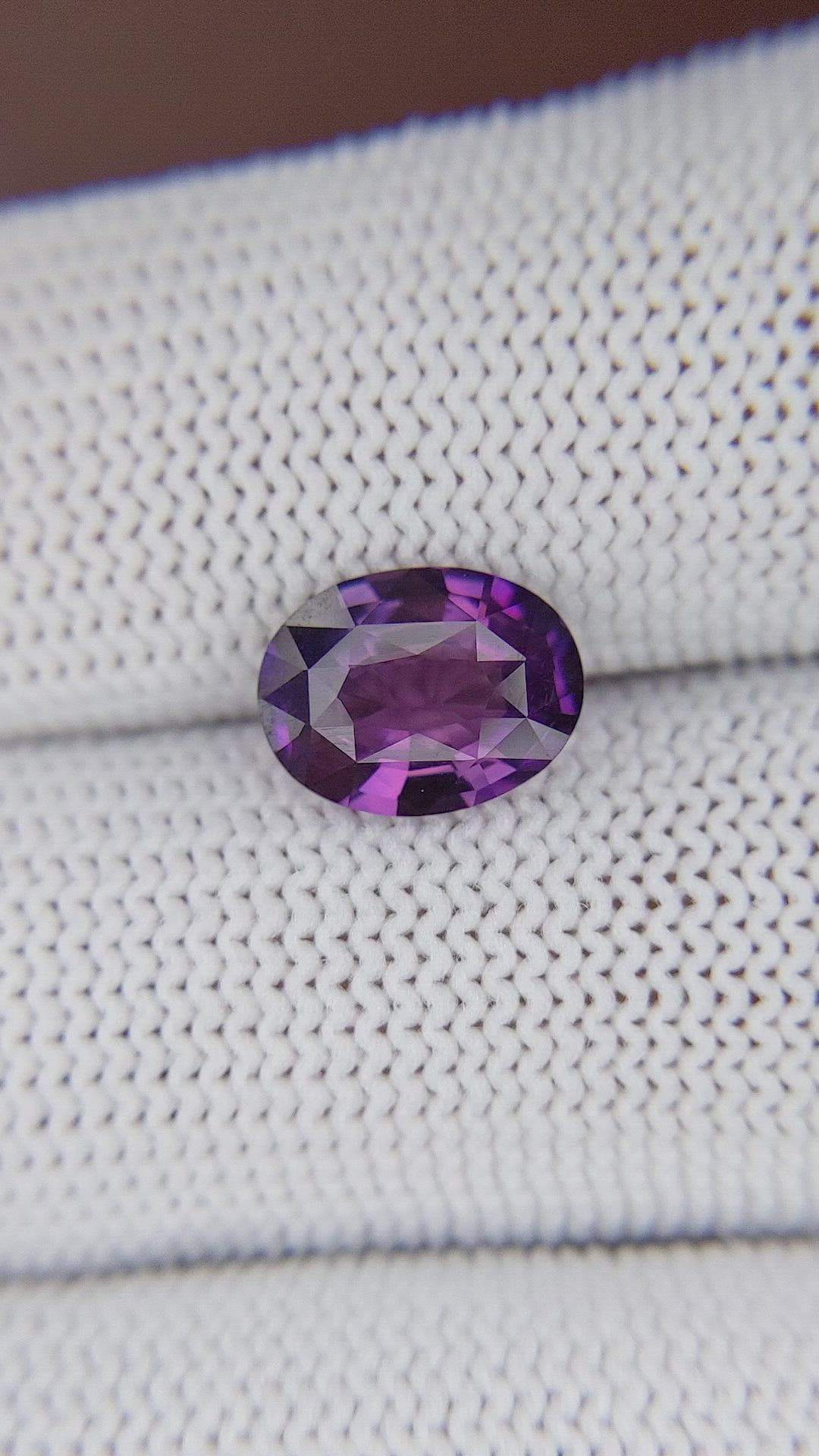 2.51 Ct. Pinkish Purple Sapphire from Ceylon (Sri Lanka) Size Video