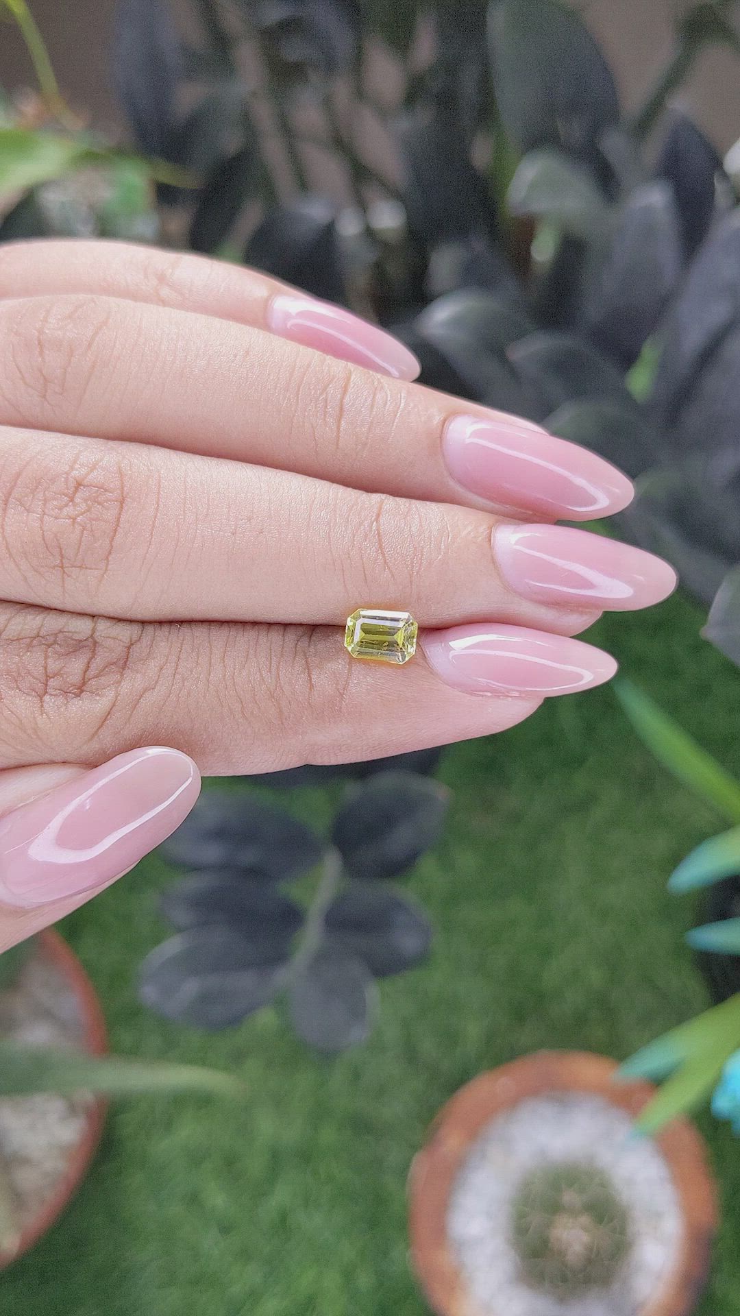 1.04 Ct. Yellow Sapphire from Ceylon (Sri Lanka) Size Video