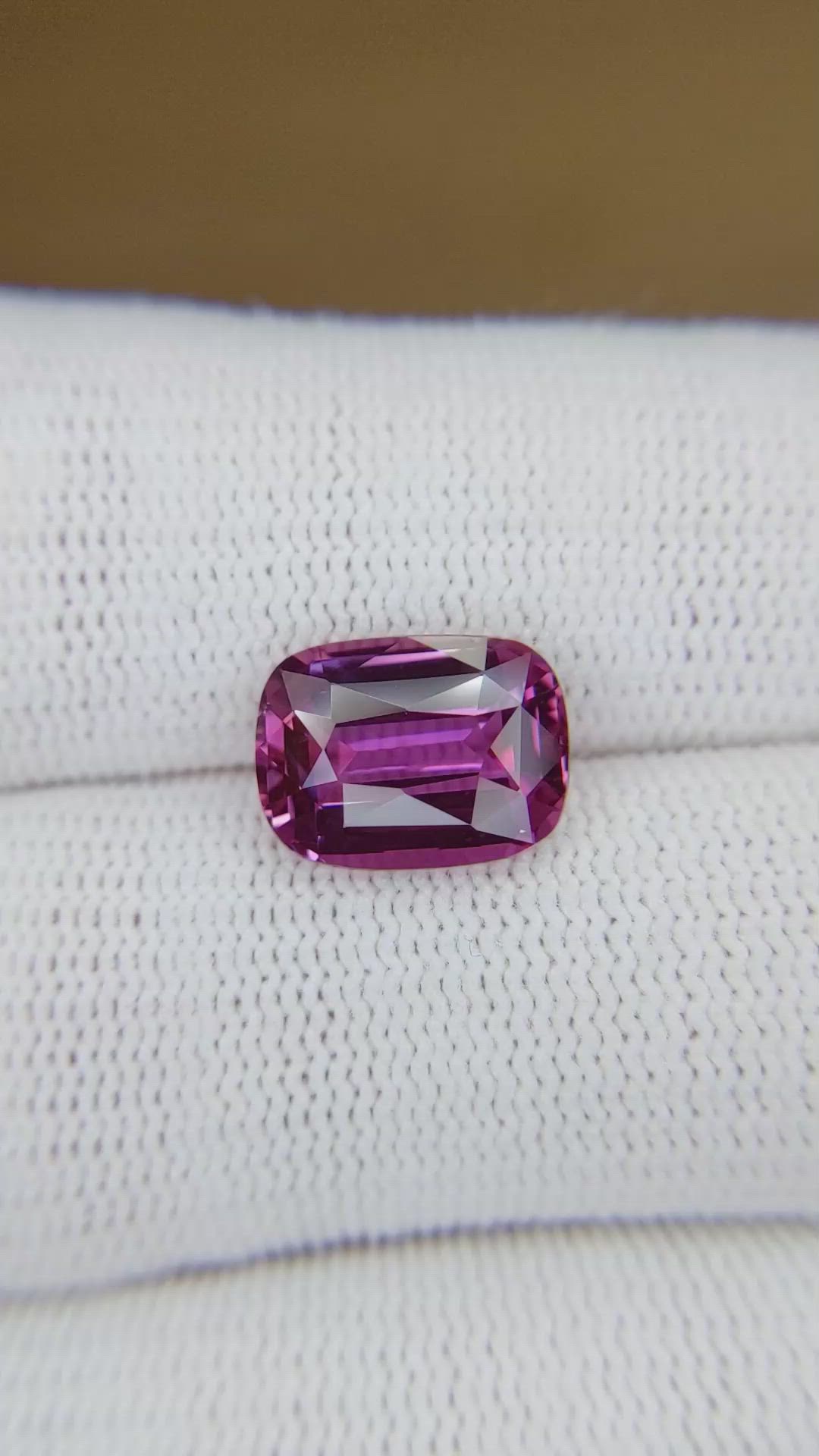5.06 Ct. Purplish Pink Sapphire from Ceylon (Sri Lanka) Size Video