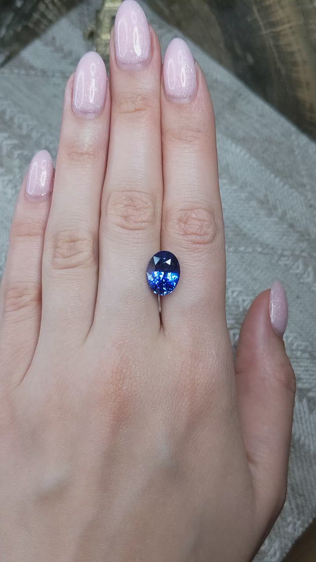 7.57 Ct. Blue Sapphire from Ceylon (Sri Lanka) Size Video