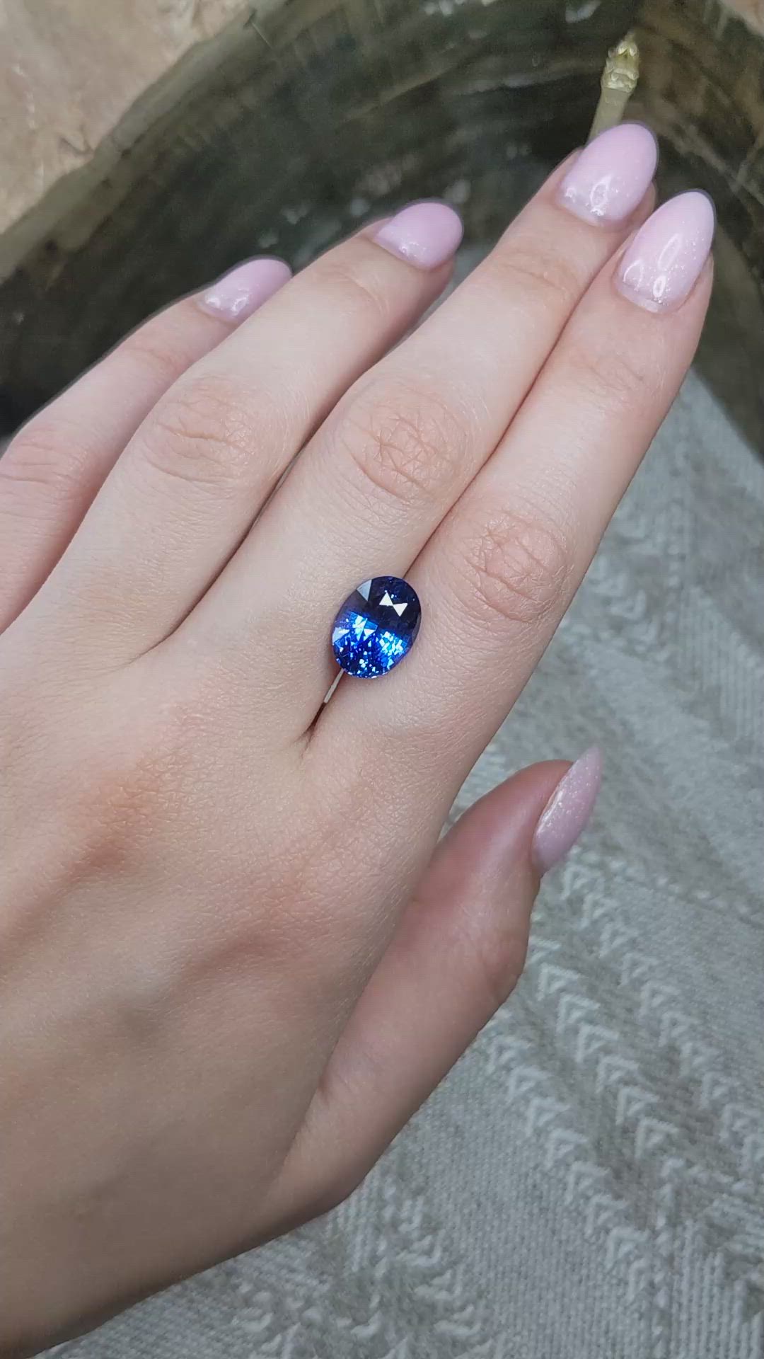 7.57 Ct. Blue Sapphire from Ceylon (Sri Lanka) Size Video