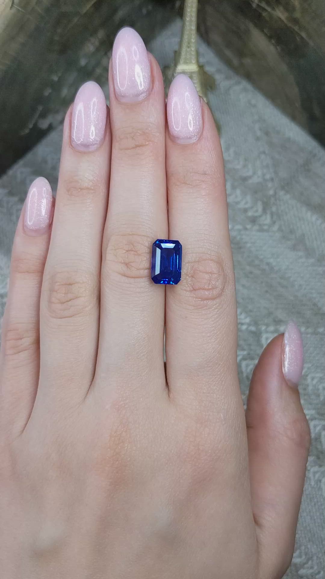7.73 Ct. Blue Sapphire from Ceylon (Sri Lanka) Size Video