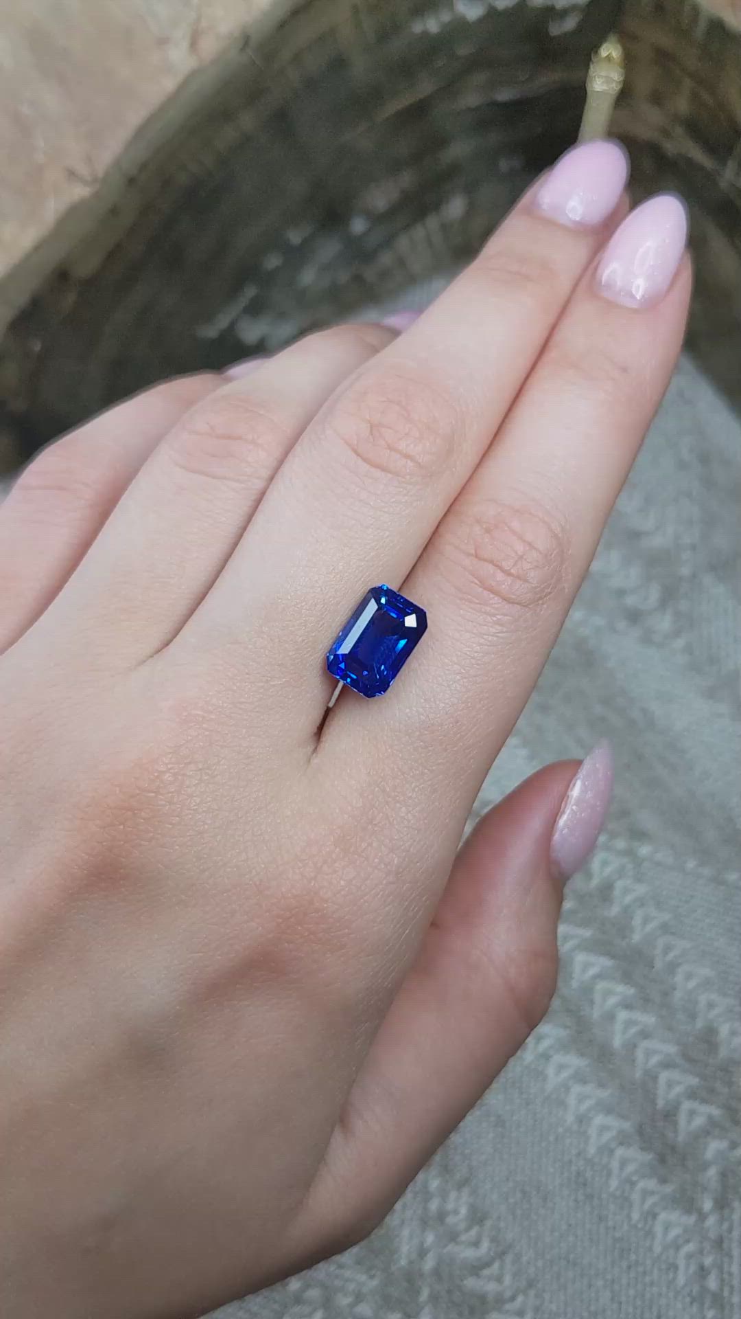 7.73 Ct. Blue Sapphire from Ceylon (Sri Lanka) Size Video