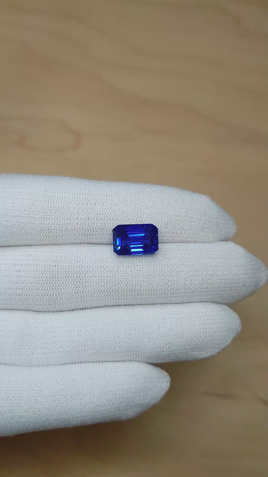7.73 Ct. Blue Sapphire from Ceylon (Sri Lanka) Size Video