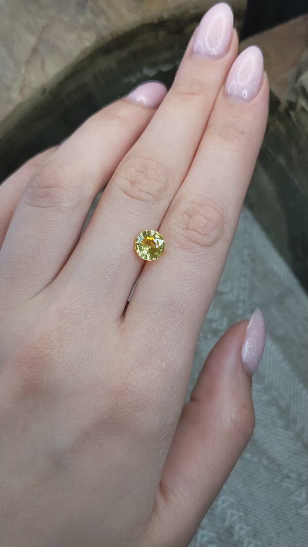 2.52 Ct. Yellow Sapphire from Ceylon (Sri Lanka) Size Video