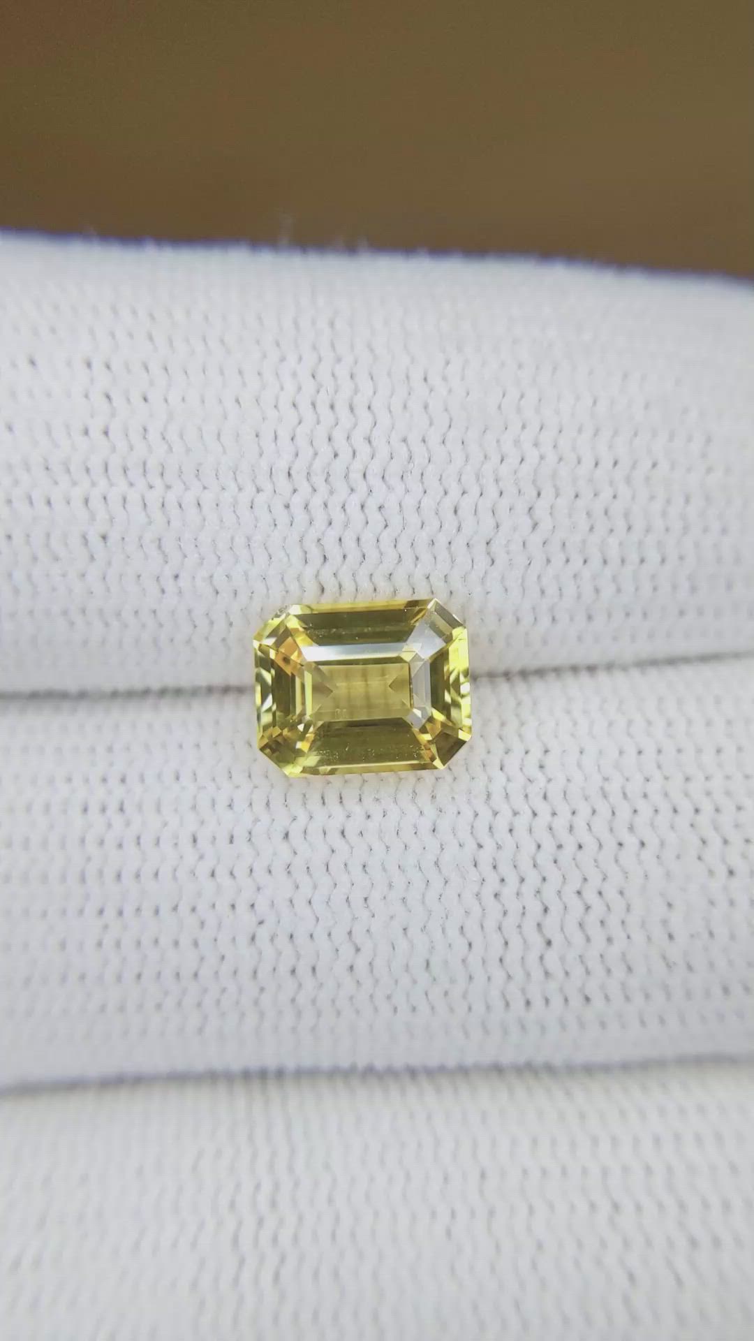 2.54 Ct. Yellow Sapphire from Ceylon (Sri Lanka) Size Video