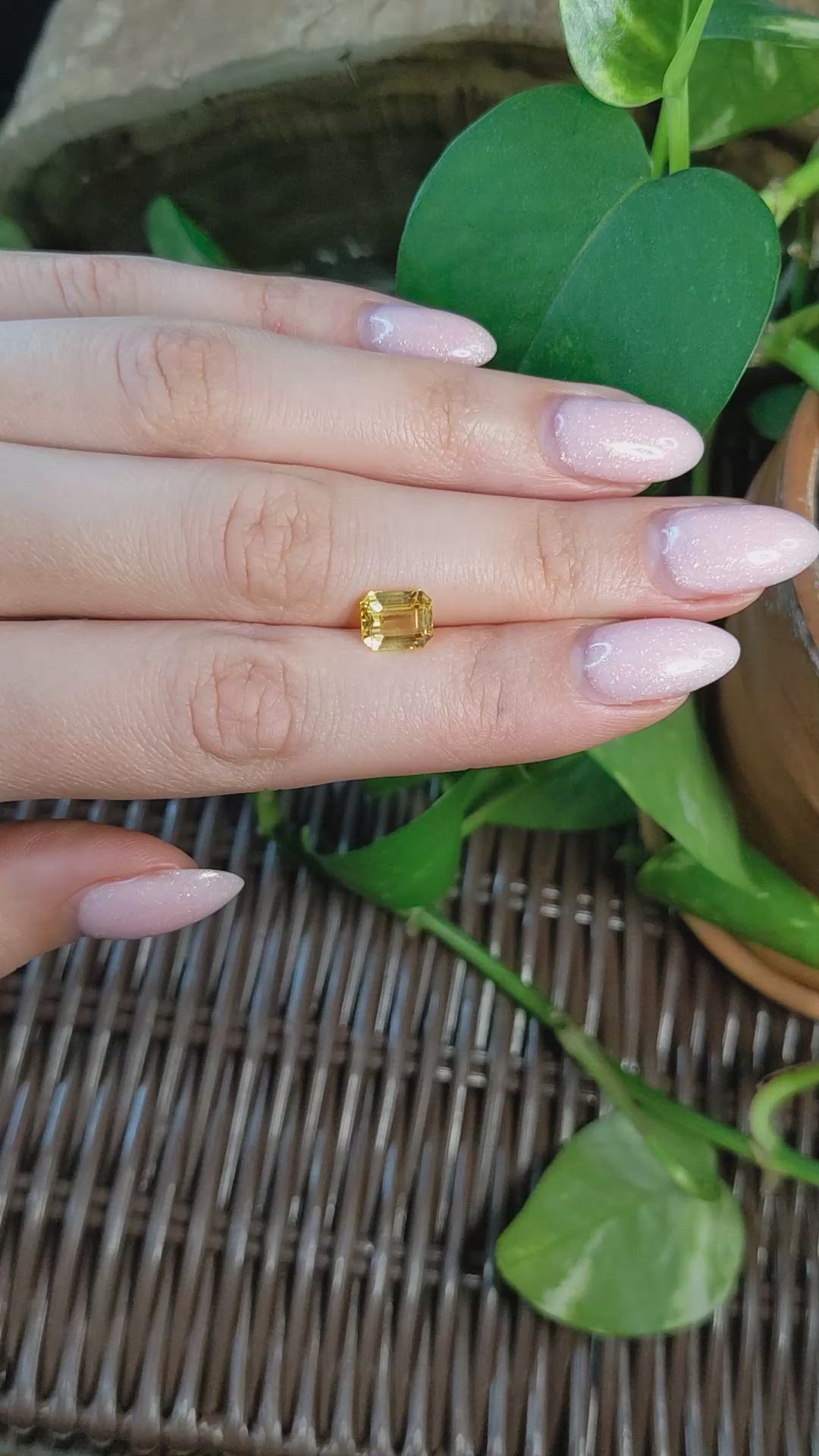 2.54 Ct. Yellow Sapphire from Ceylon (Sri Lanka) Size Video