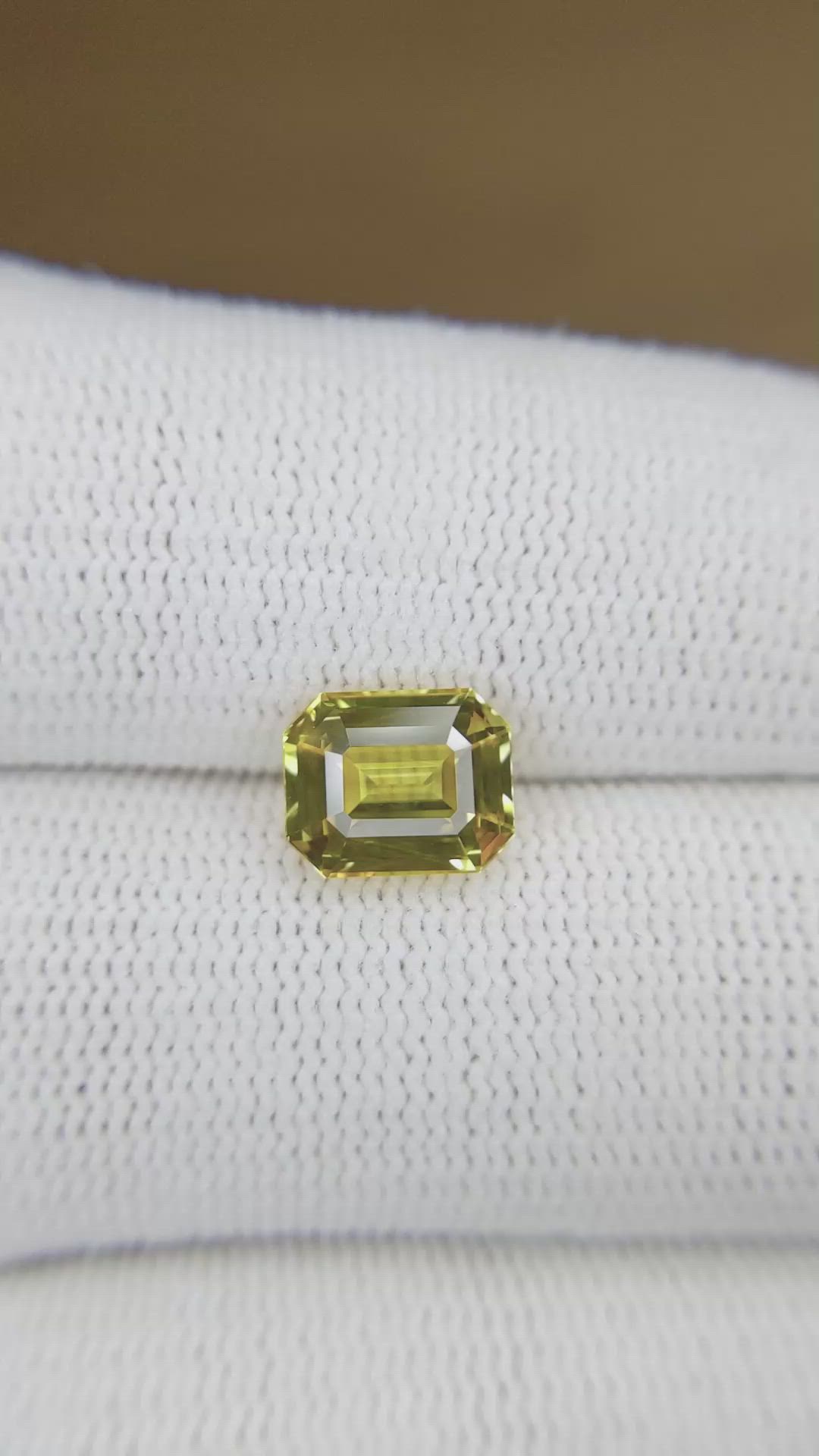 2.55 Ct. Yellow Sapphire from Ceylon (Sri Lanka) Size Video