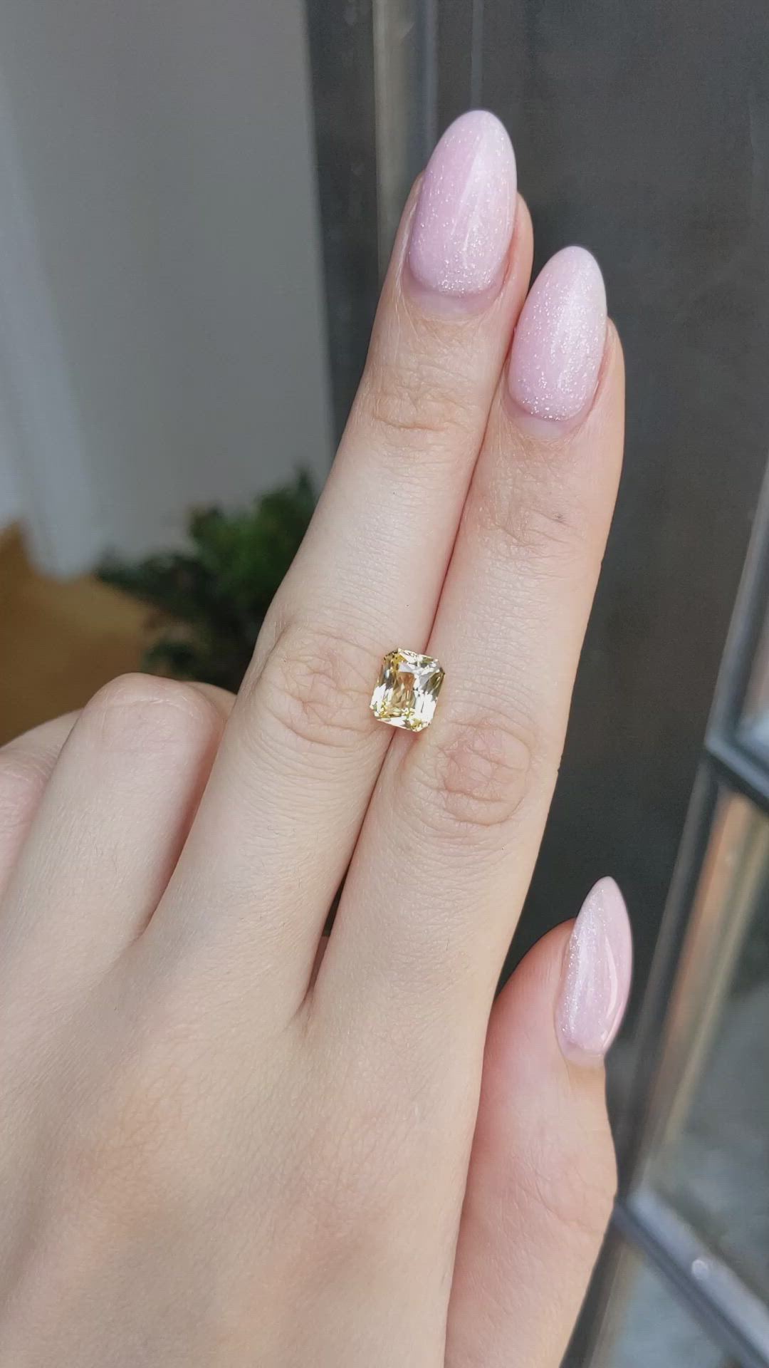 2.67 Ct. Yellow Sapphire from Ceylon (Sri Lanka) Size Video