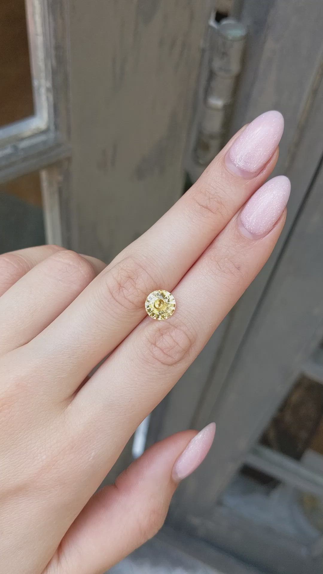 2.78 Ct. Yellow Sapphire from Ceylon (Sri Lanka) Size Video