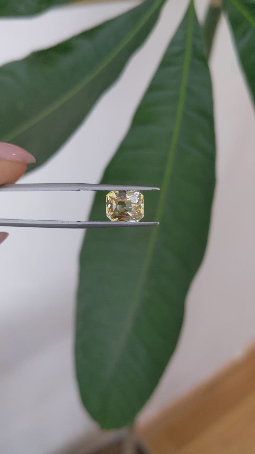 3.00 Ct. Yellow Sapphire from Ceylon (Sri Lanka) Size Video