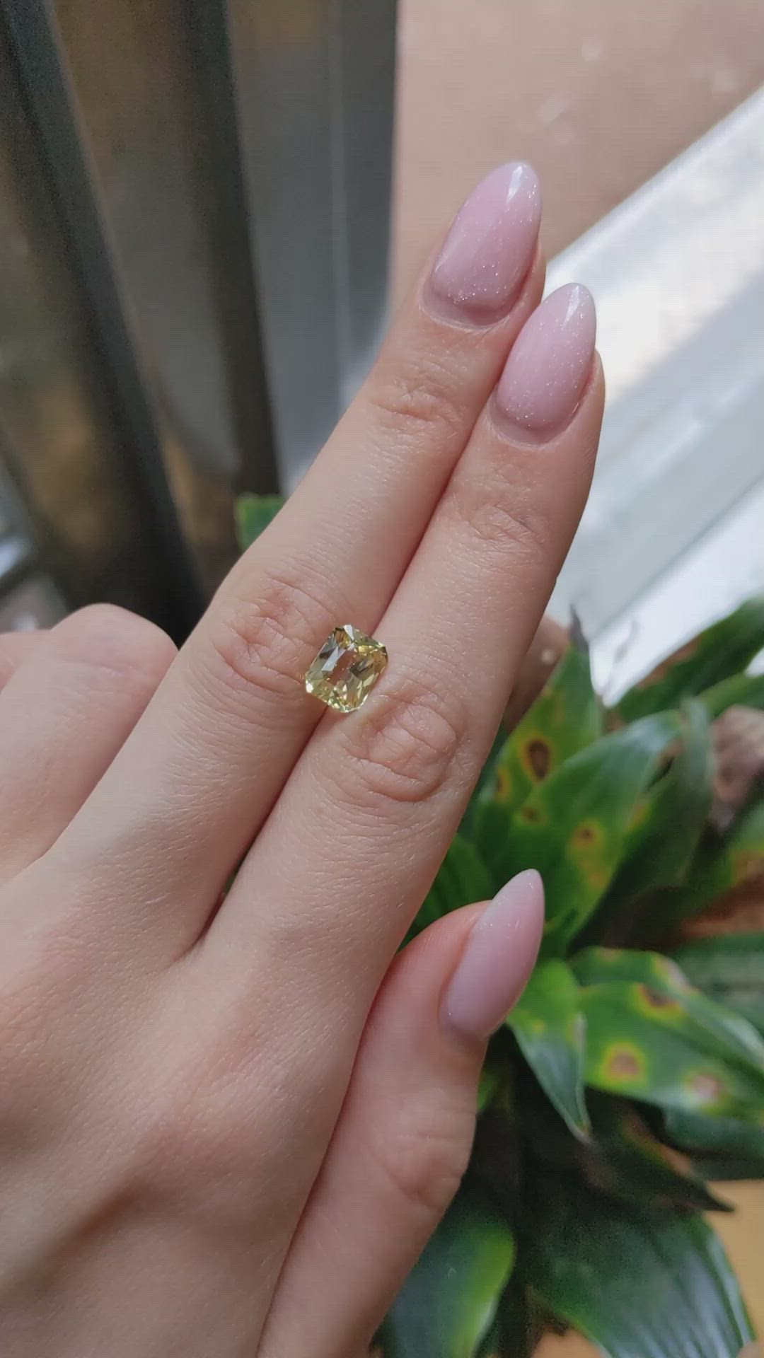 3.00 Ct. Yellow Sapphire from Ceylon (Sri Lanka) Size Video