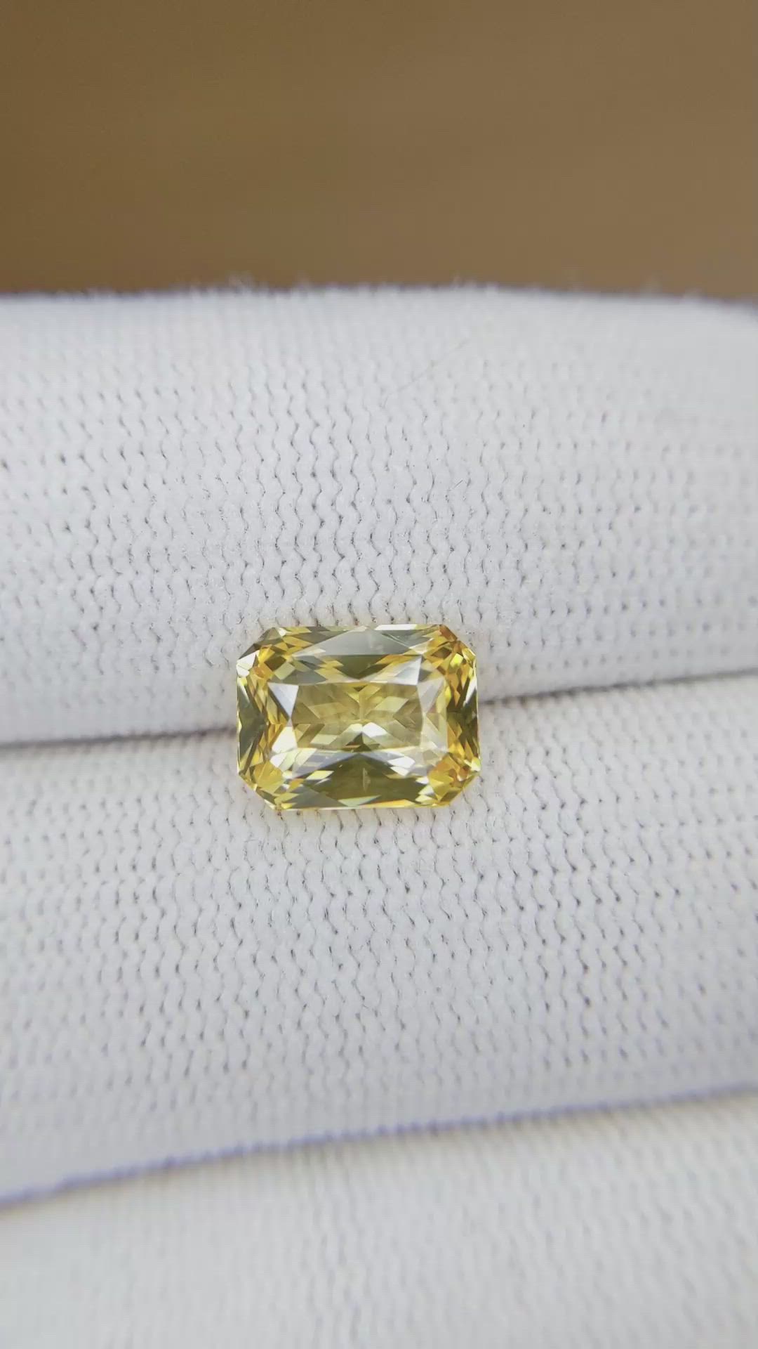 3.13 Ct. Orangish Yellow Sapphire from Ceylon (Sri Lanka) Size Video