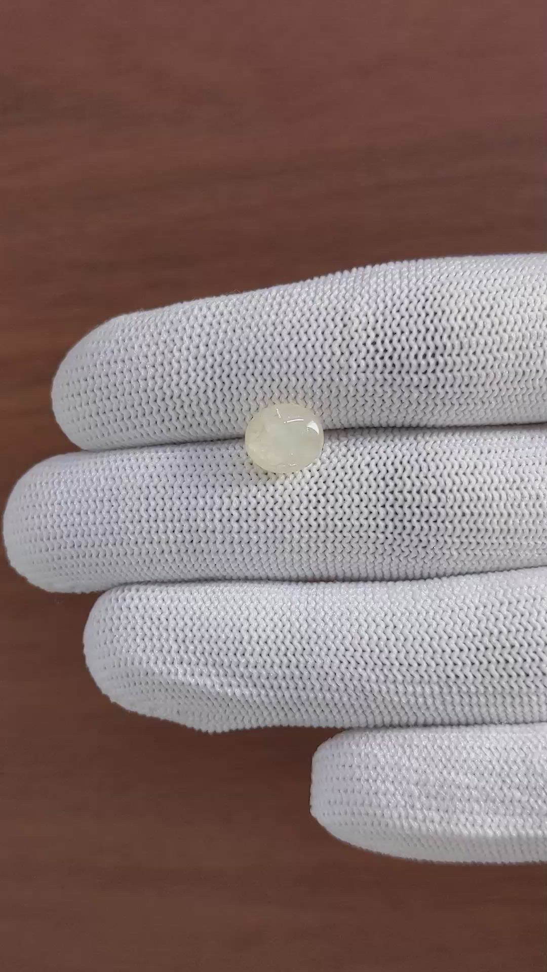 3.57 Ct. Yellow Star Sapphire from Ceylon (Sri Lanka) Size Video
