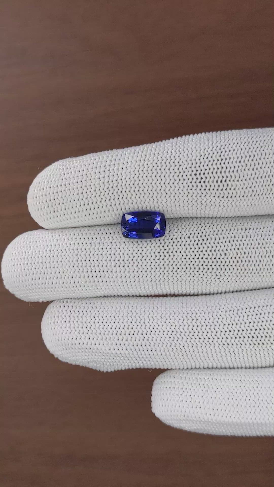 3.05 Ct. Blue Sapphire from Ceylon (Sri Lanka) Size Video