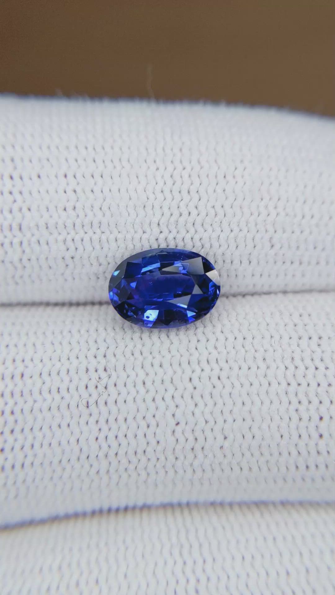 2.55 Ct. Blue Sapphire from Ceylon (Sri Lanka) Size Video
