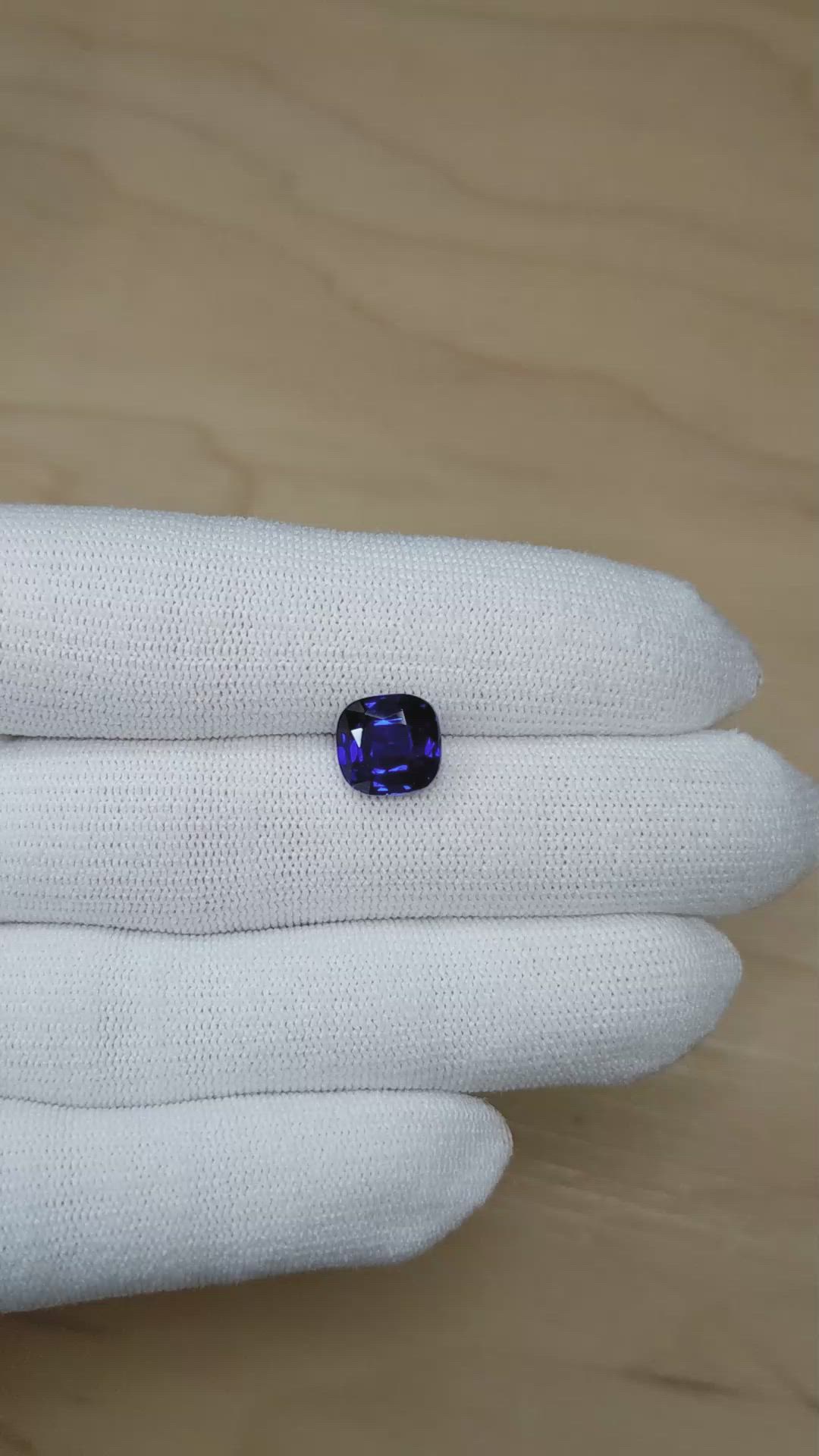 5.04 Ct. Blue Sapphire from Ceylon (Sri Lanka) Size Video